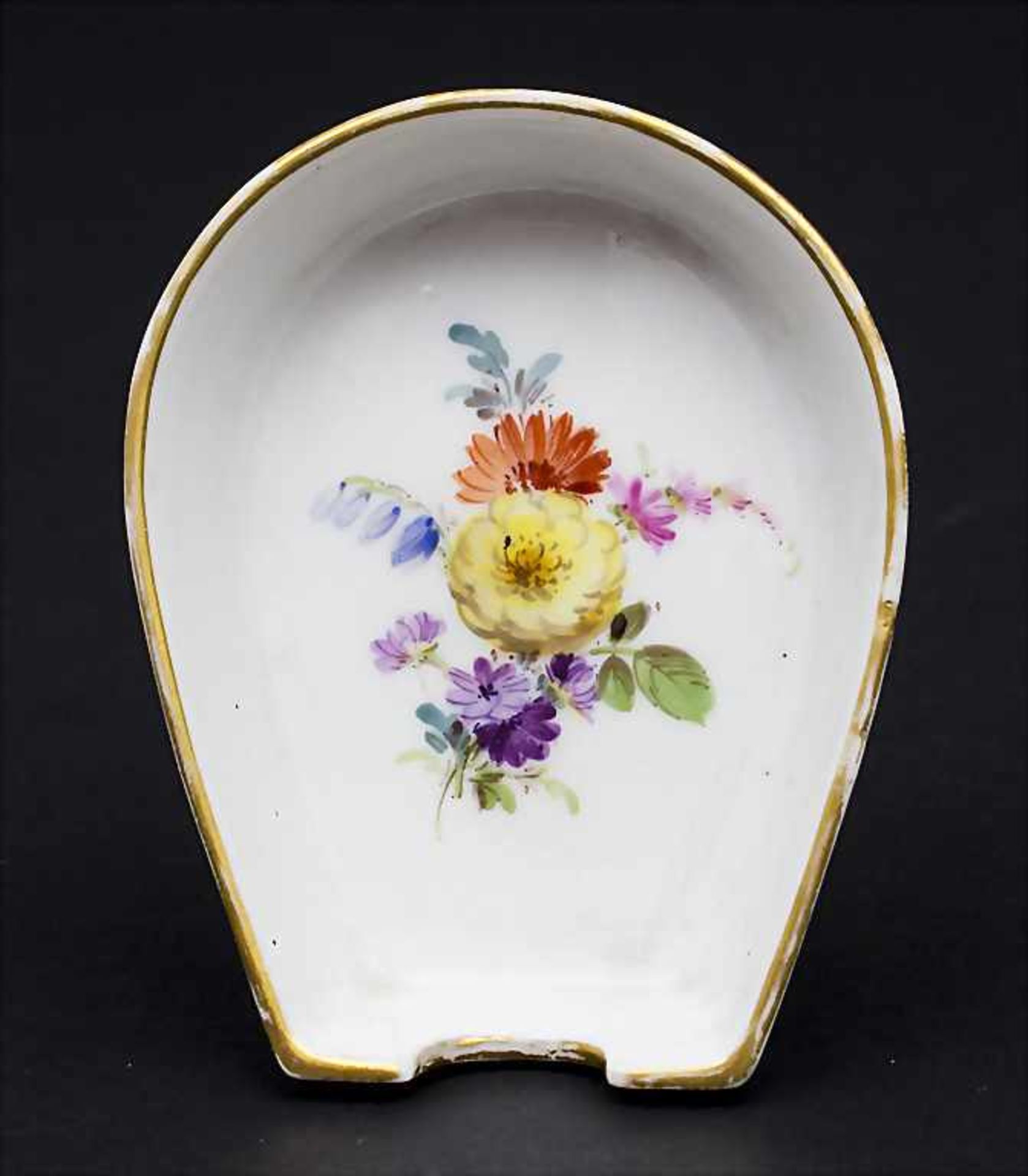 Ascher mit Blumenbouquet / An ashtray with flowers, Meissen, um 1880