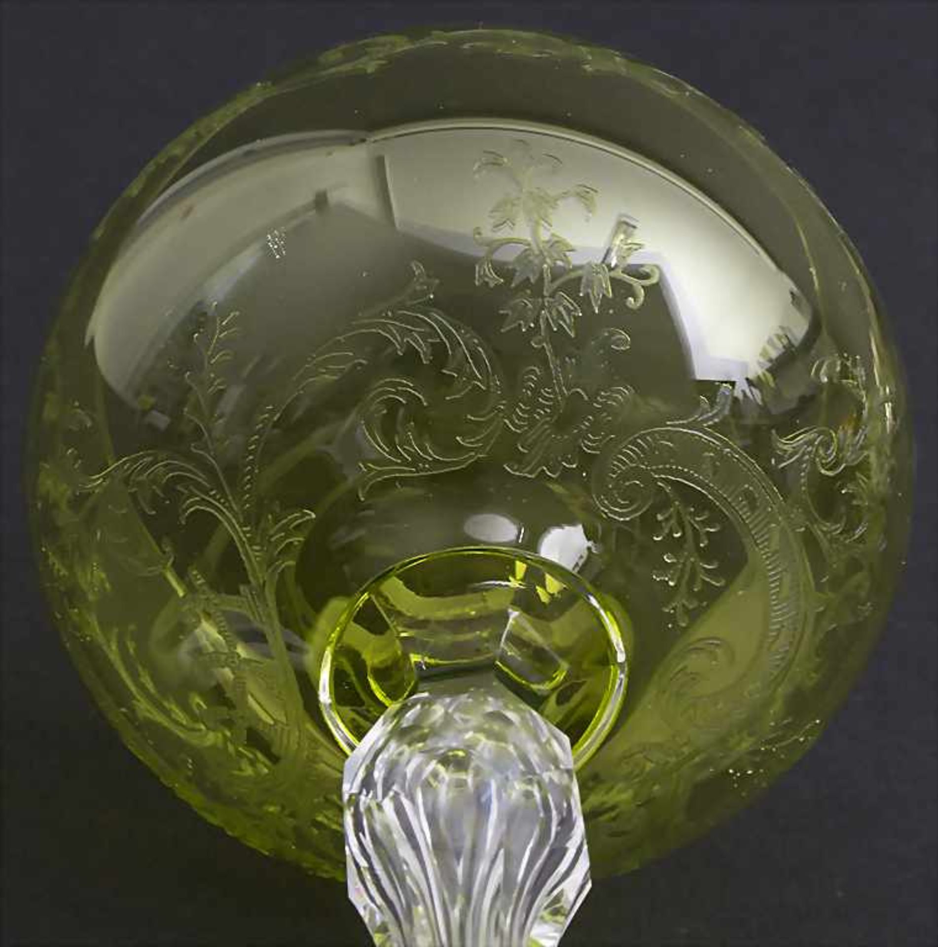 Satz 5 Weingläser mit Rocaillerankendekor / A set of 5 wine glasses with rocaille tendrils, - Image 3 of 3