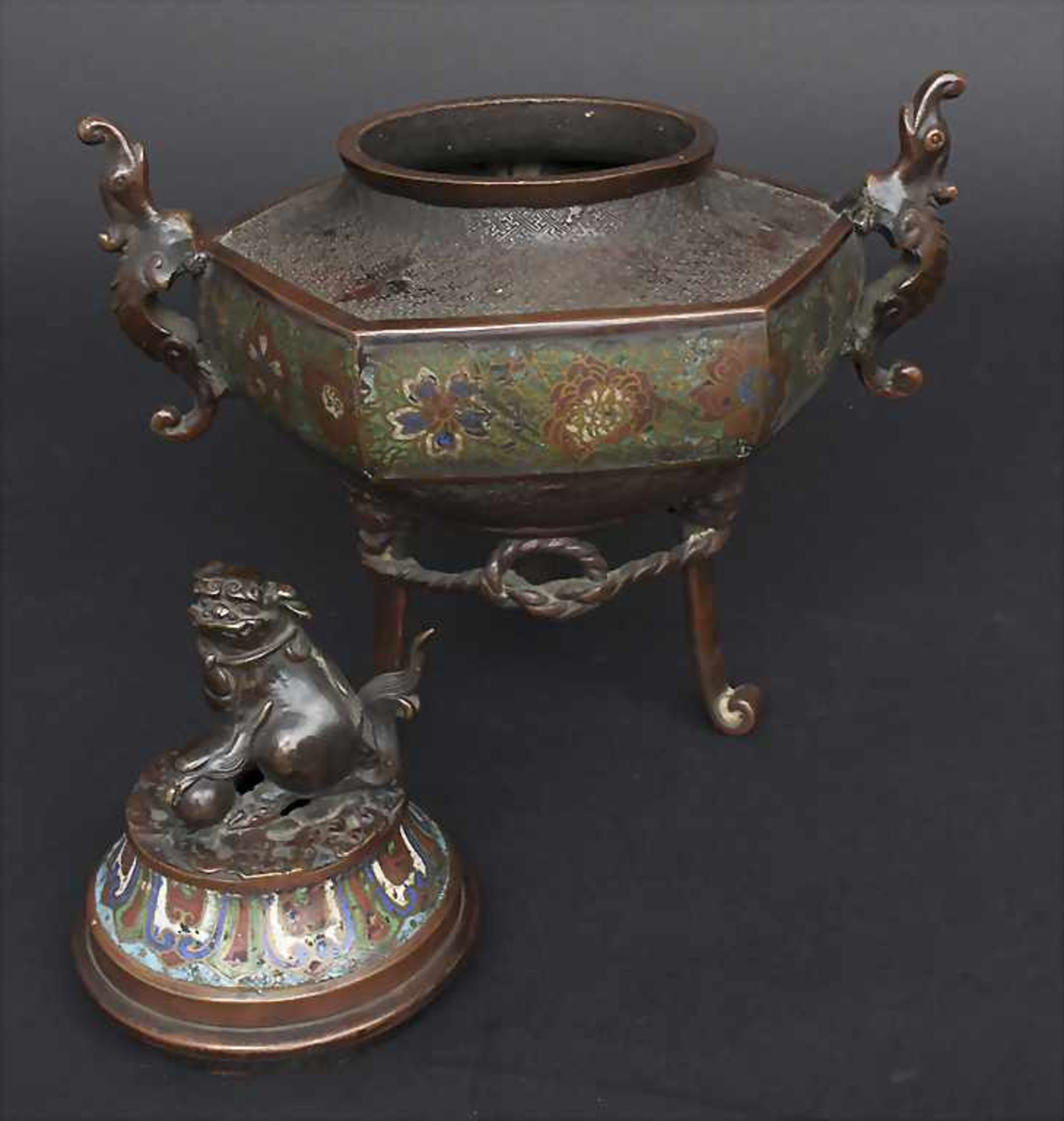 Cloisonné Weihrauchbrenner mit Shishi / A Cloisonné incense burner with Shishi, China, 19. Jh. - Image 6 of 8
