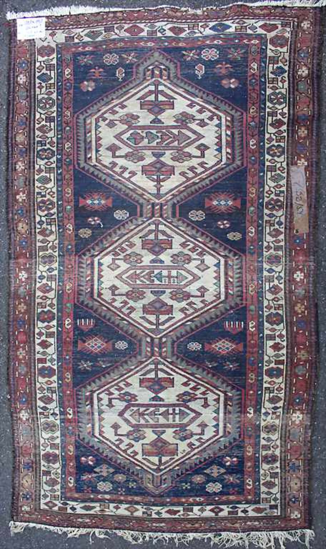 Orientteppich 'Hamadan' / An oriental carpet 'Hamadan' - Image 4 of 4