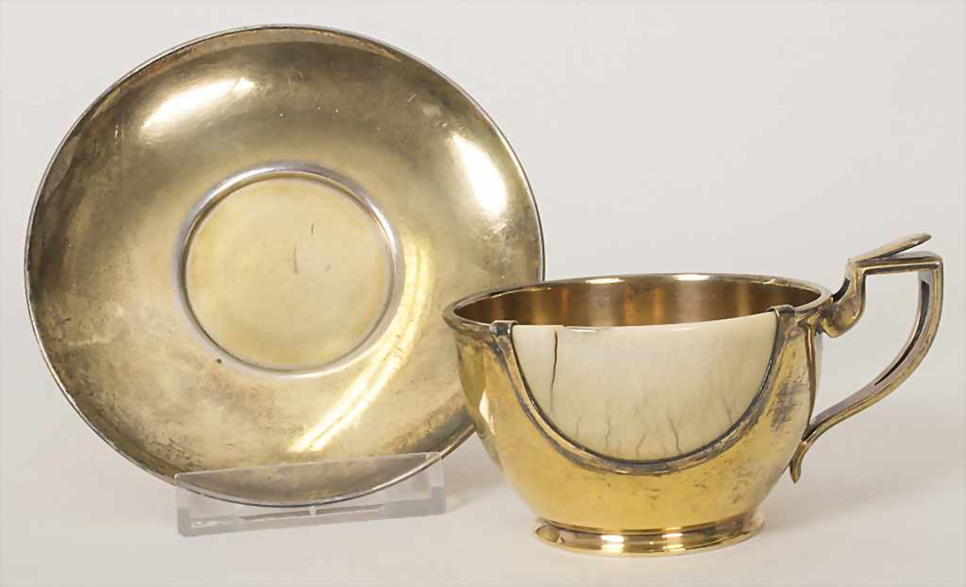 Art Déco Teetasse mit UT / A silver Art Deco tea cup and saucer, Gustave Keller, Paris, um