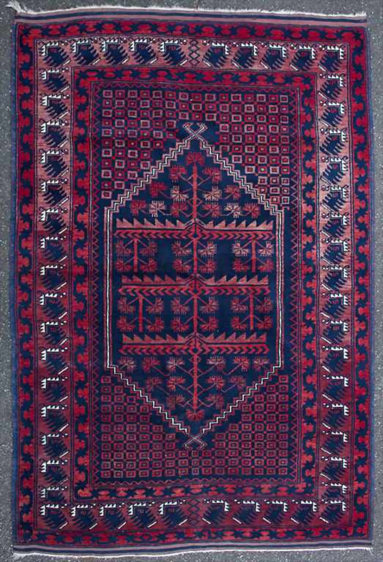 Orientteppich / An oriental carpet - Bild 5 aus 5