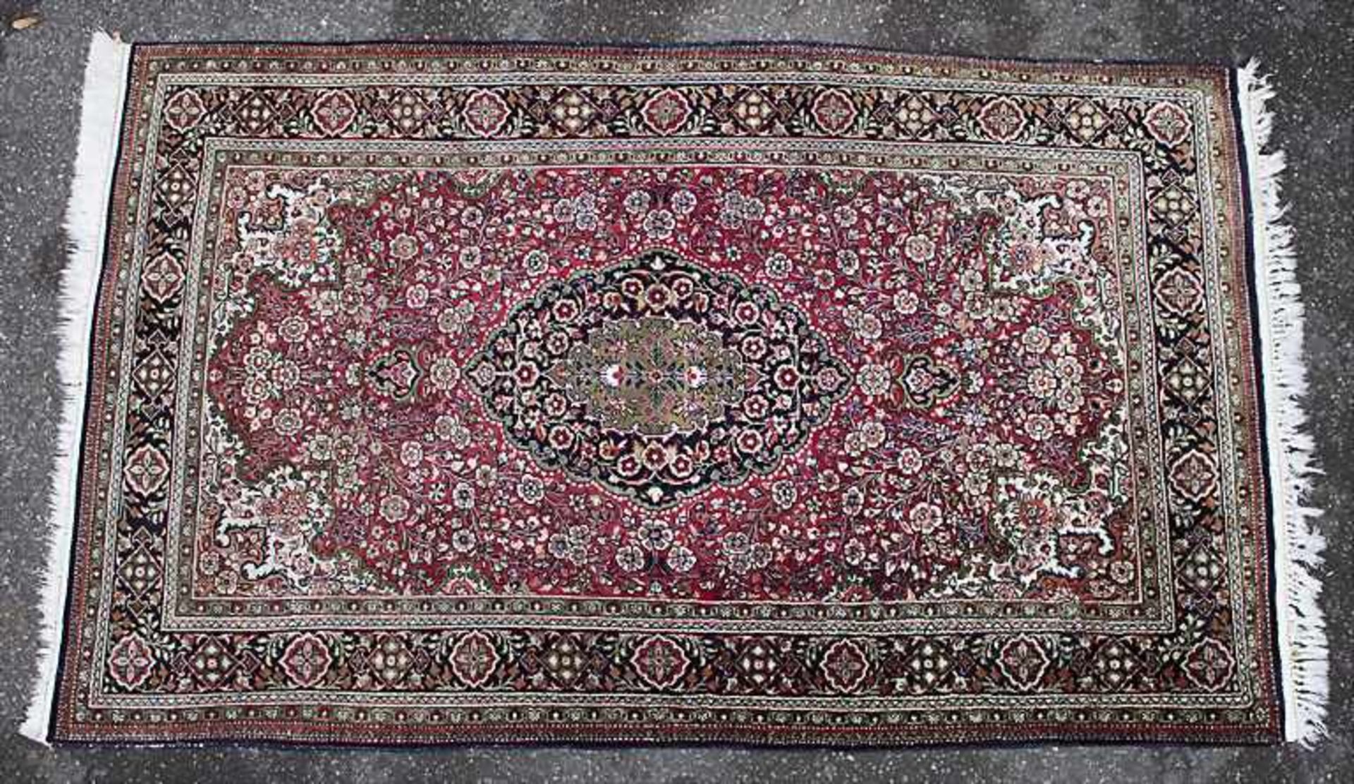 Seidenteppich / A silk carpet