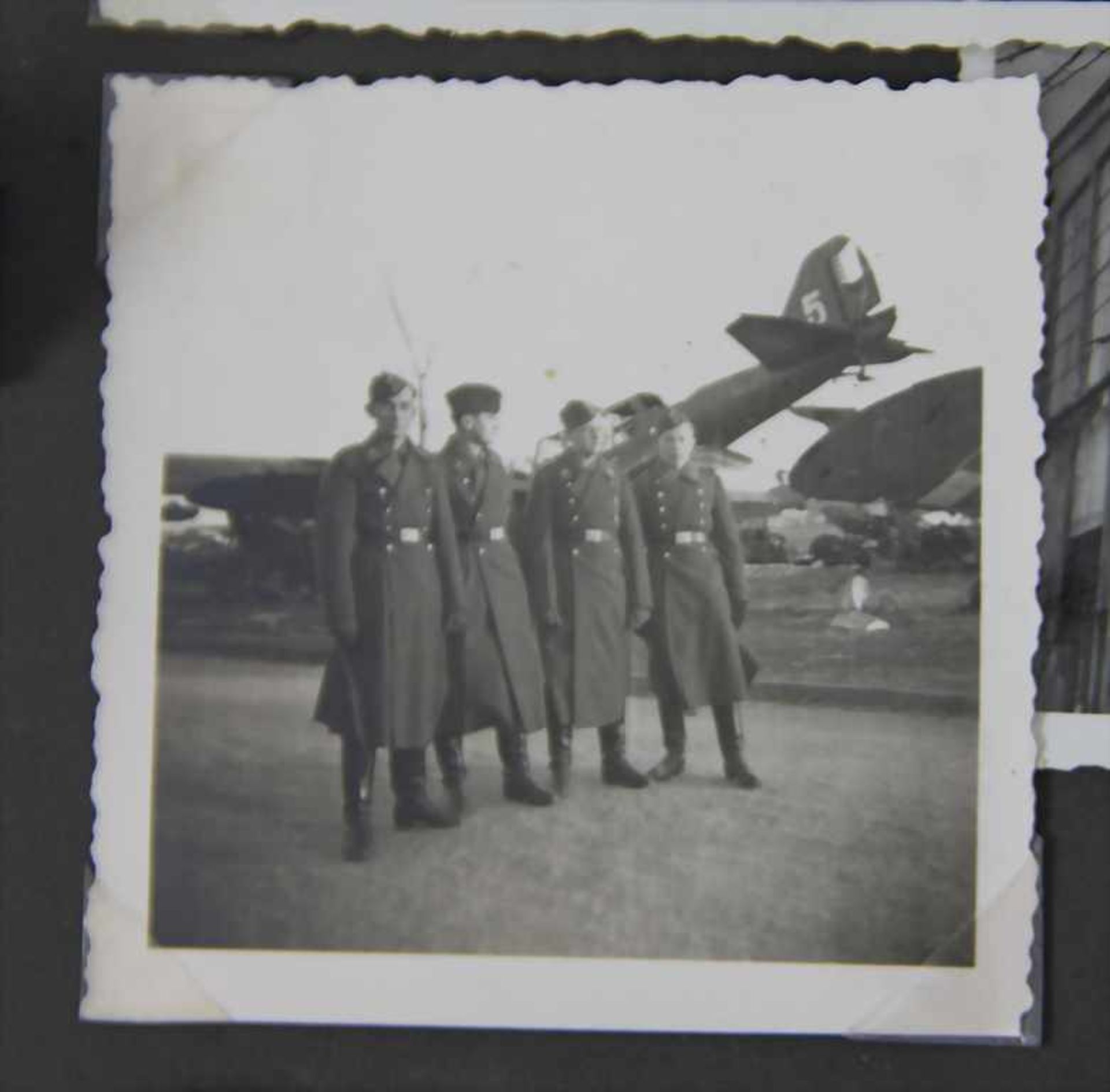 Fotoalbum 'Kriegsbilder und Flugzeuge' 2. Weltkrieg / A photo album 'war pictures und aircrafts' - Bild 16 aus 17