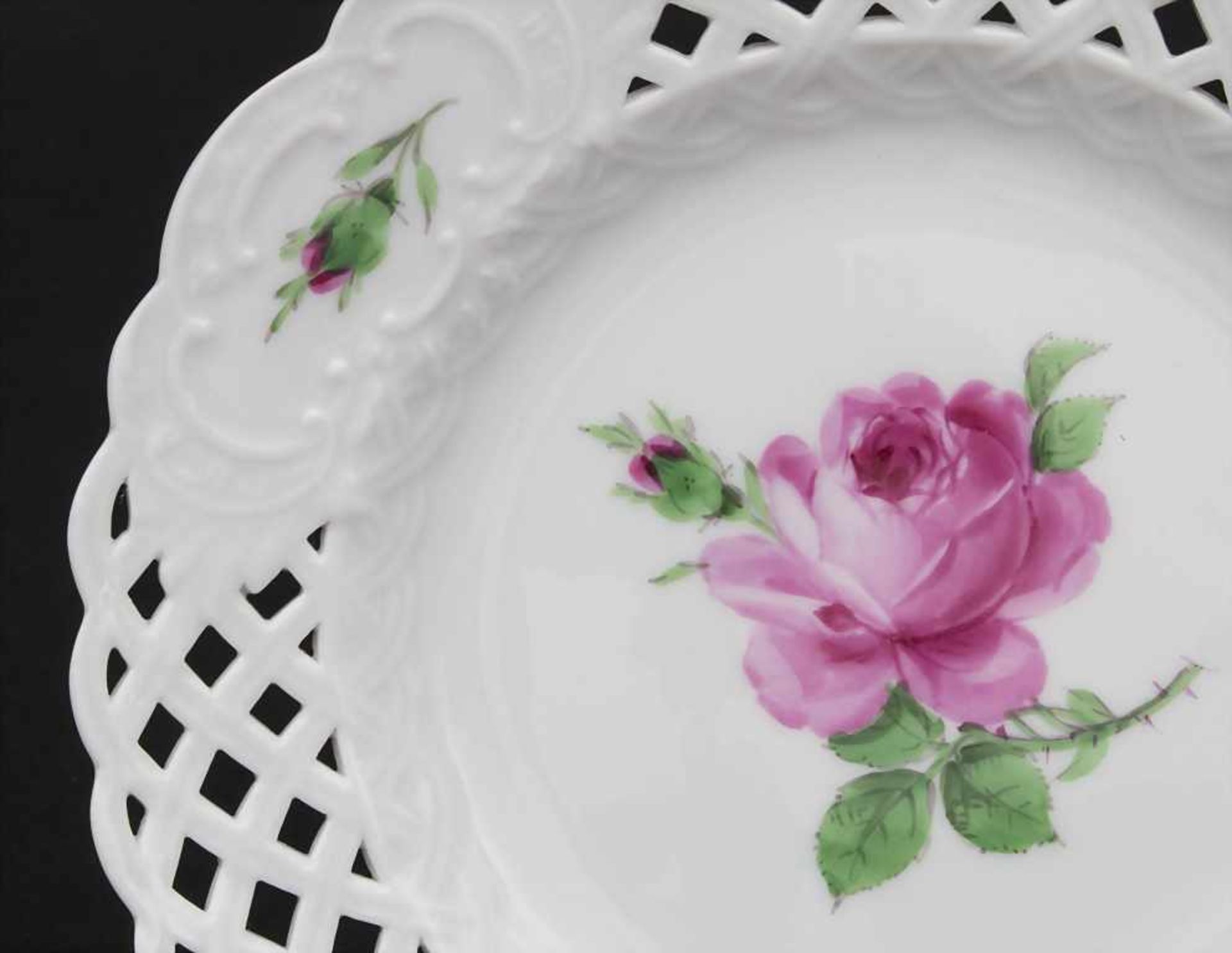 Konvolut Porzellane mit Rosendekor / A set of porcelain with roses, Meissen, 20. Jh. - Bild 11 aus 13