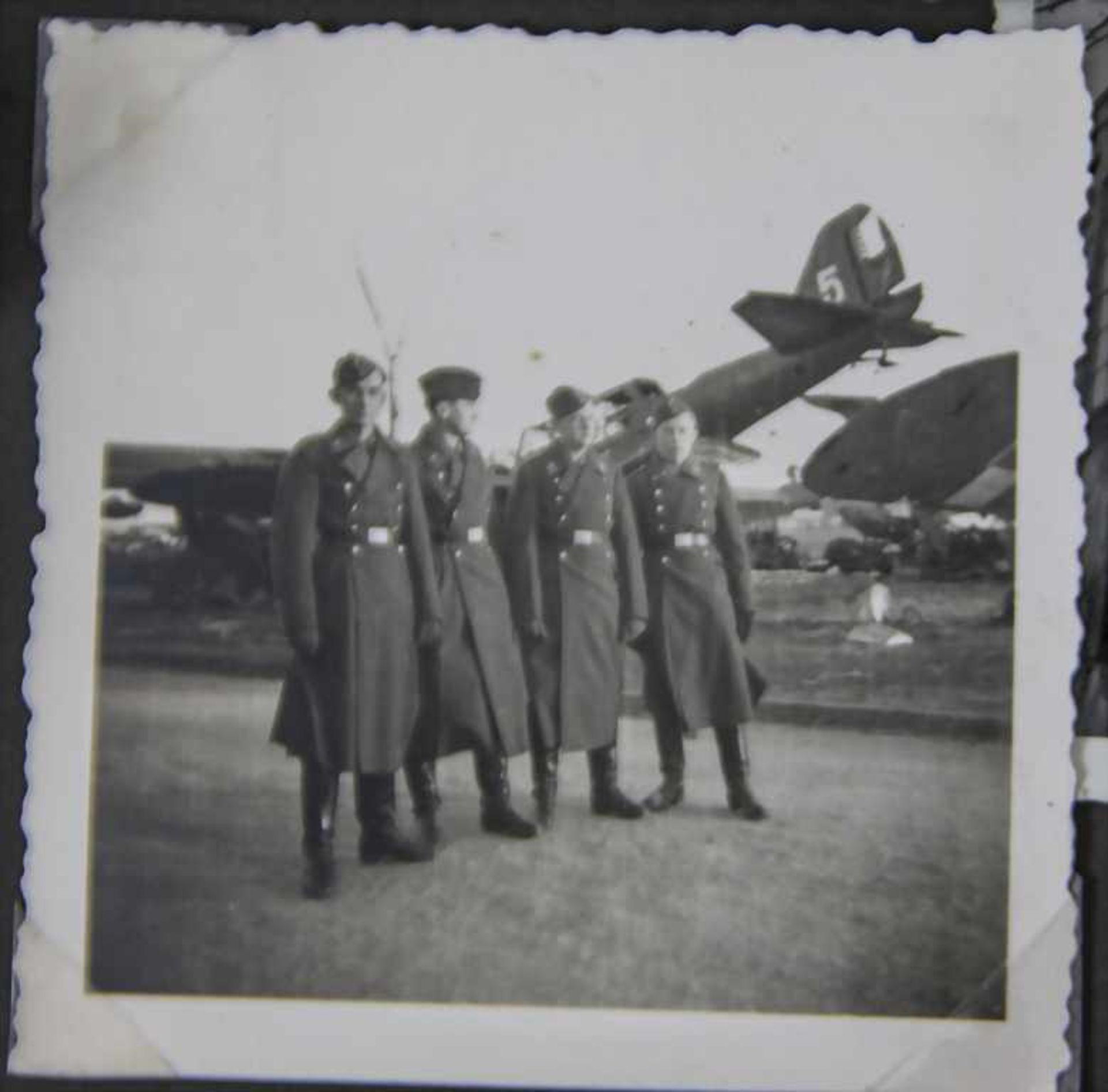 Fotoalbum 'Kriegsbilder und Flugzeuge' 2. Weltkrieg / A photo album 'war pictures und aircrafts' - Bild 15 aus 17