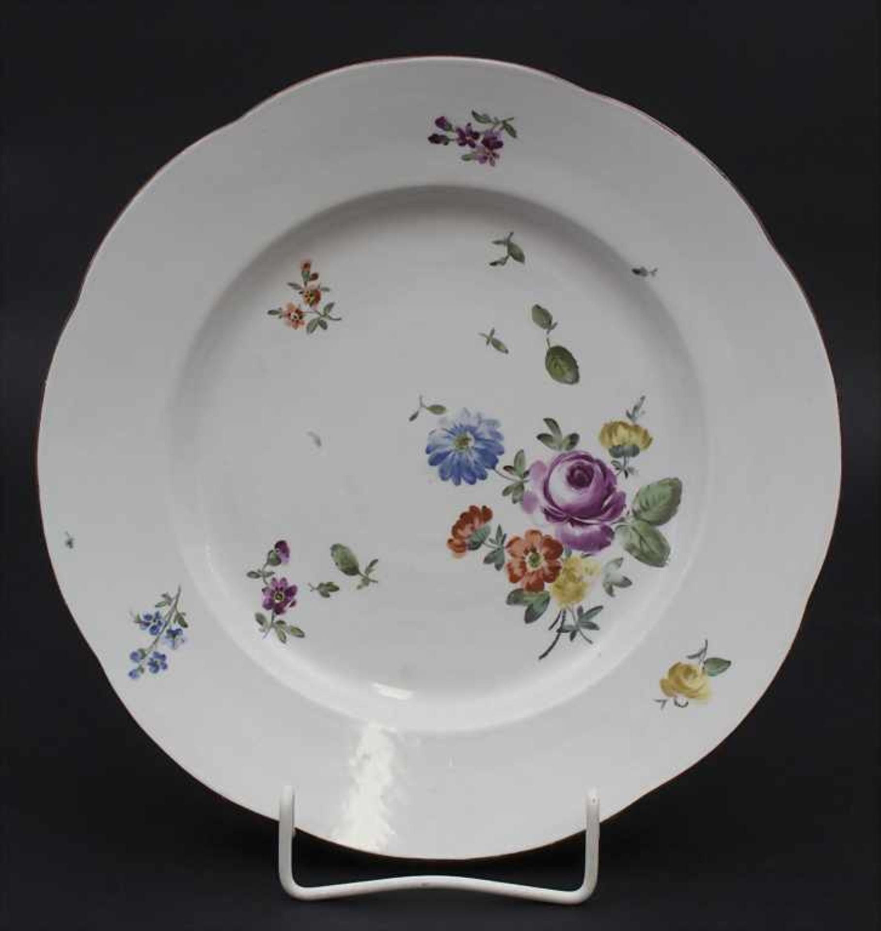 Teller mit Blumenmalerei / A plate with flowers, Frankenthal, um 1759-1762