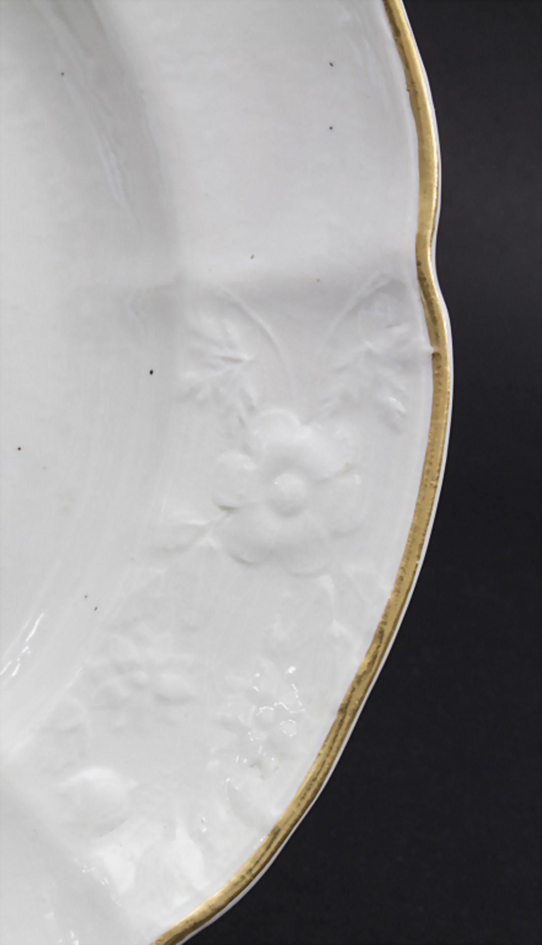 Teller / A plate with a flower basket, Höchst, um 1770 - Bild 3 aus 5