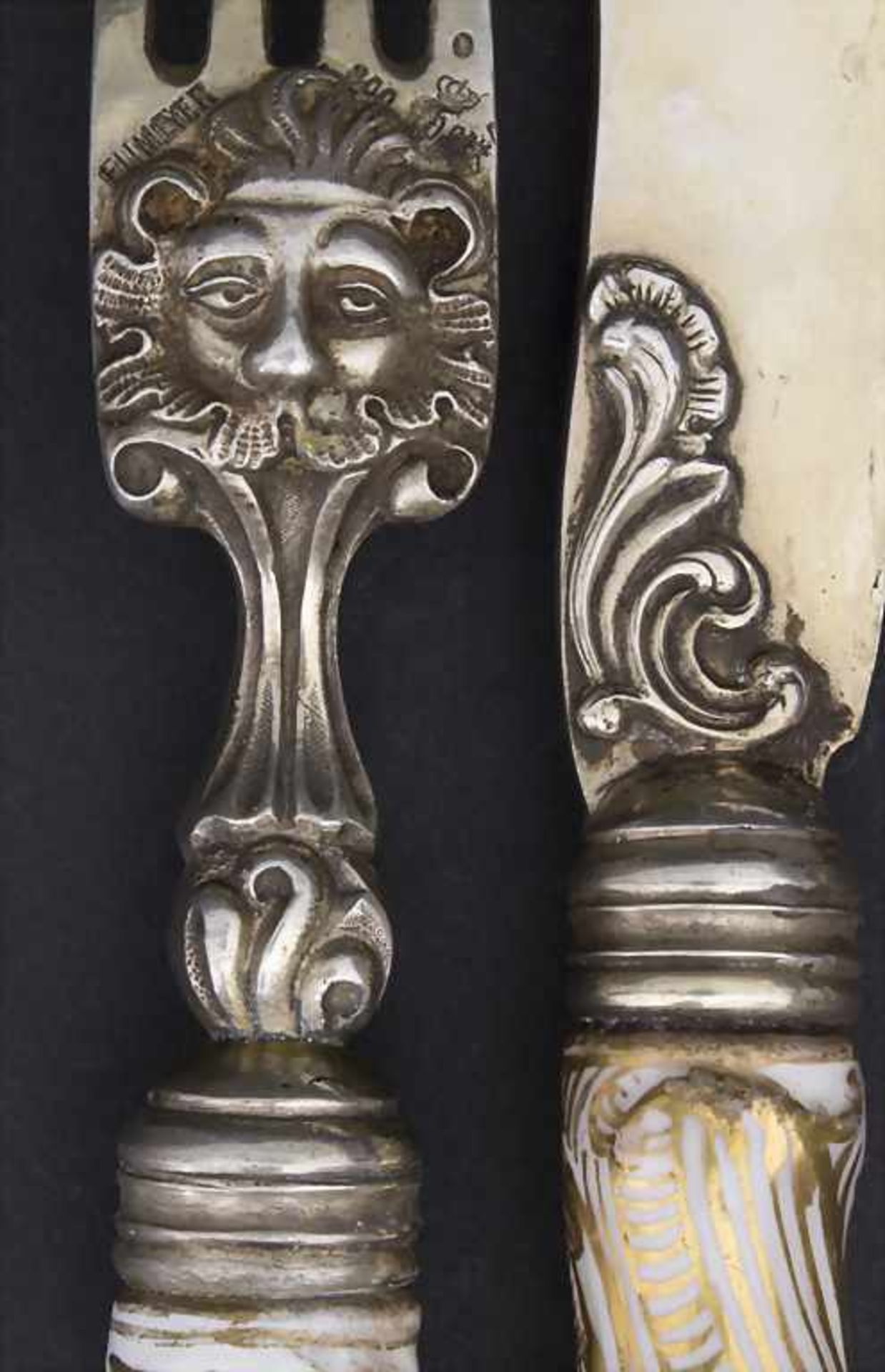 Messer und Gabel mit Kauffahrtei-Szenen / A knife and fork with harbor scenes, Meissen und - Bild 5 aus 8