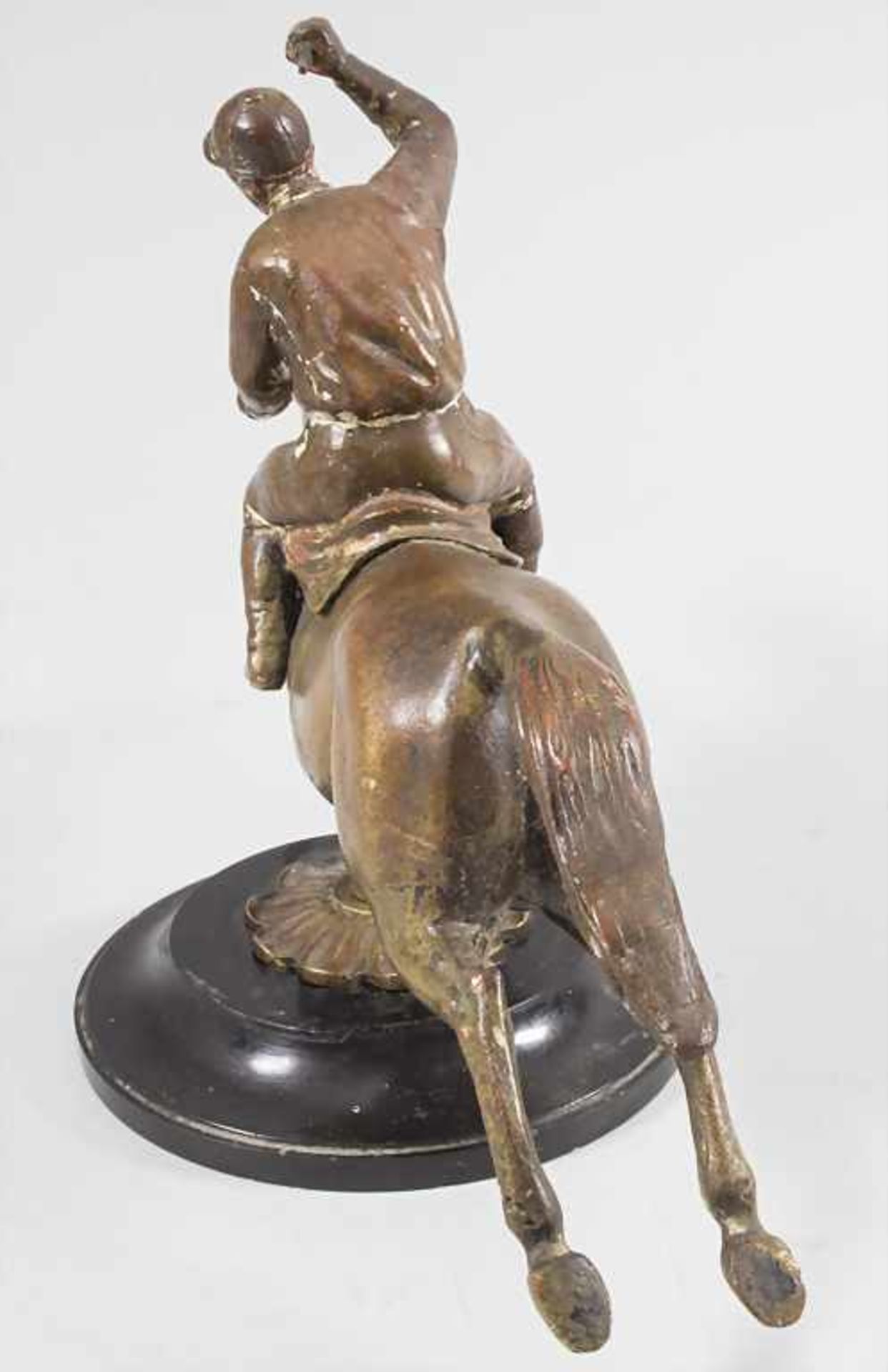 Bronzefigur 'Jockey' / A bronze figure 'Jockey', um 1900 - Image 4 of 4