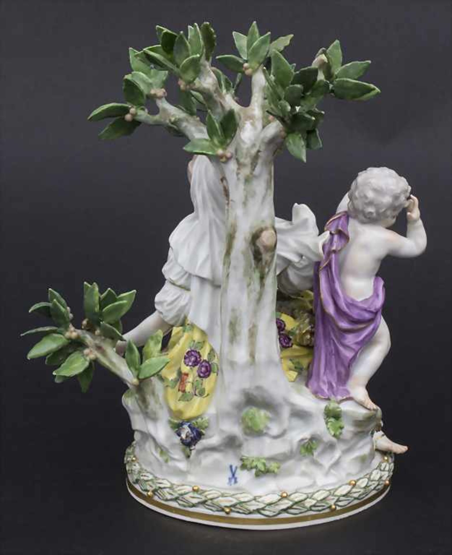 Figurengruppe 'Melpomene mit Putto' / A figural group 'Melpomene with cupid', Meissen, 19. Jh. - Bild 3 aus 8