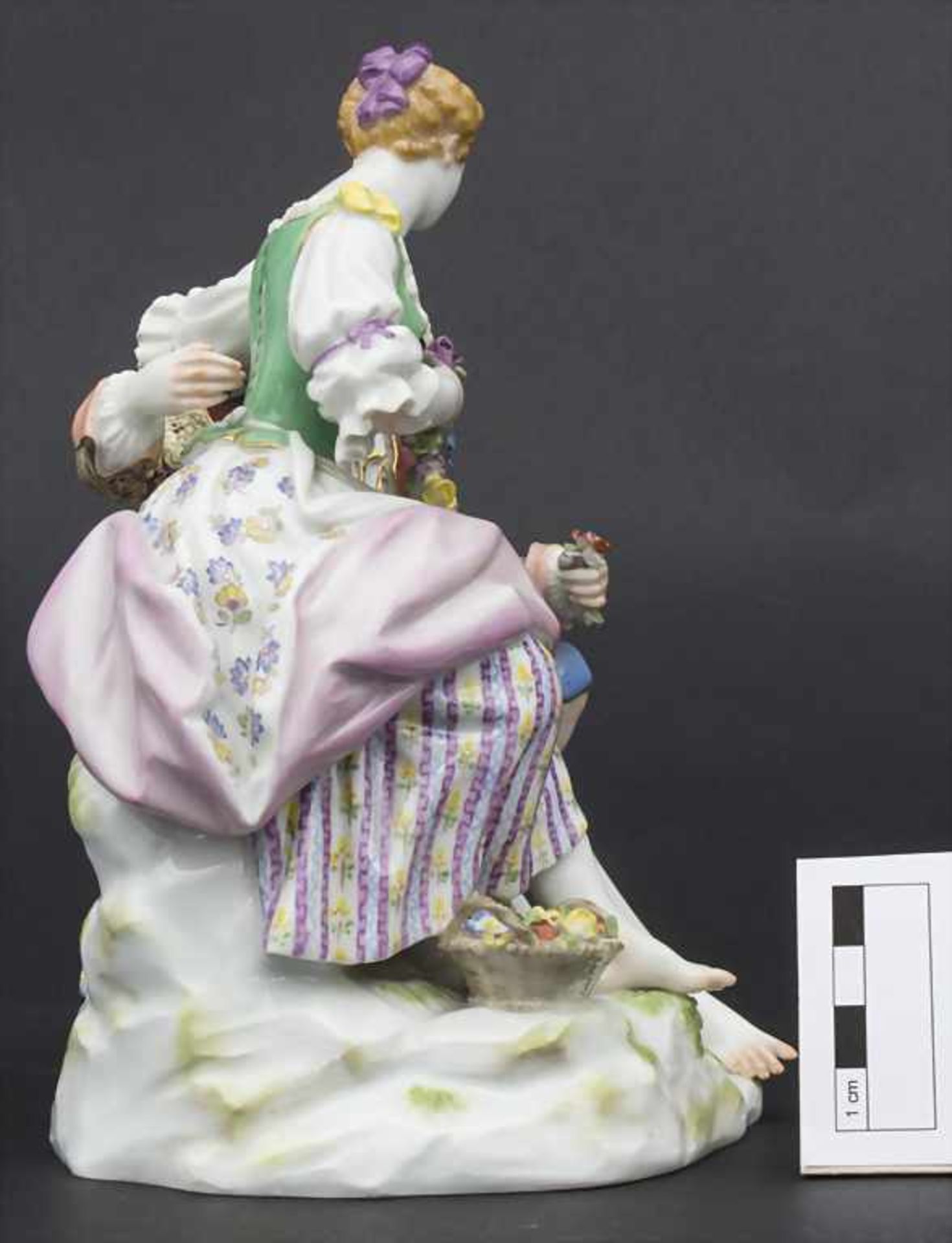 Verliebtes Schäferpaar / A figural group of lovers, Meissen, Mitte 20. Jh. - Bild 5 aus 9