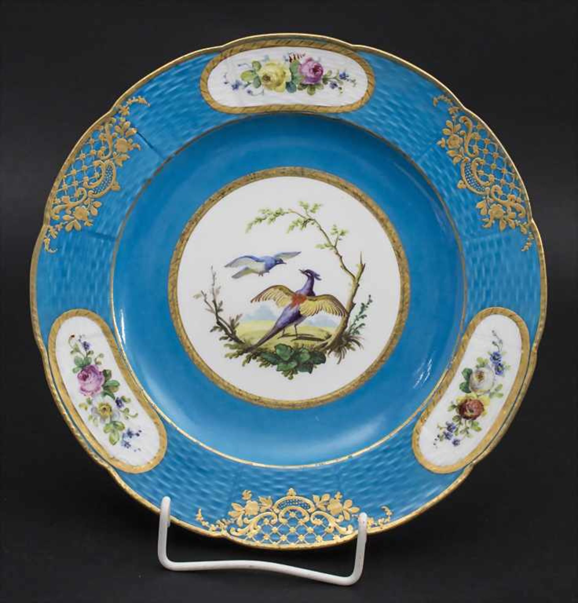 Paar 'Bleu Celeste' Teller mit Vogeldekor / A pair of 'Bleu Celeste' bird plates, Sèvres, - Image 10 of 13