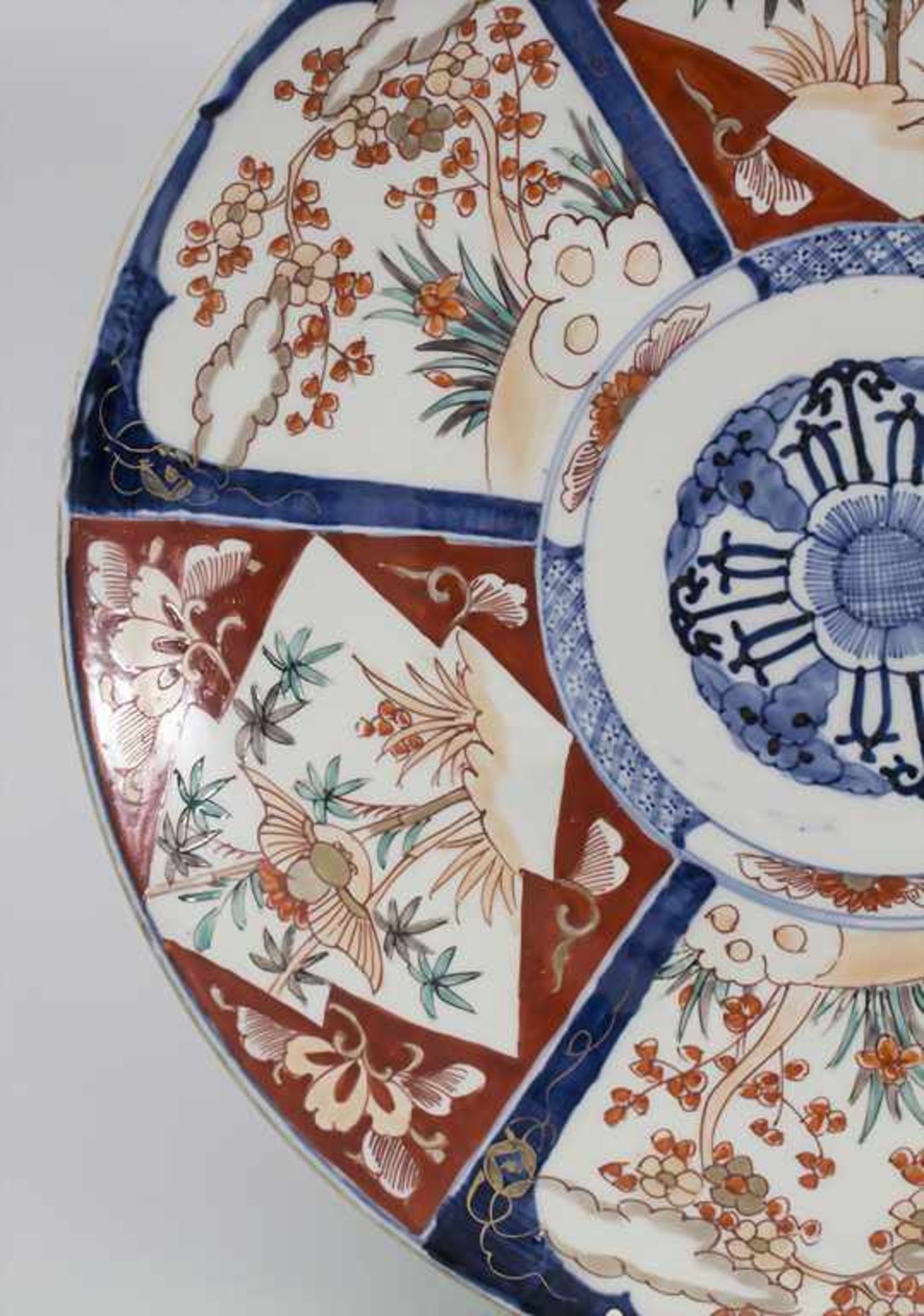 Wandteller mit Imaridekor / A wall plate with Imari patterns, China, um 1900 - Image 2 of 5