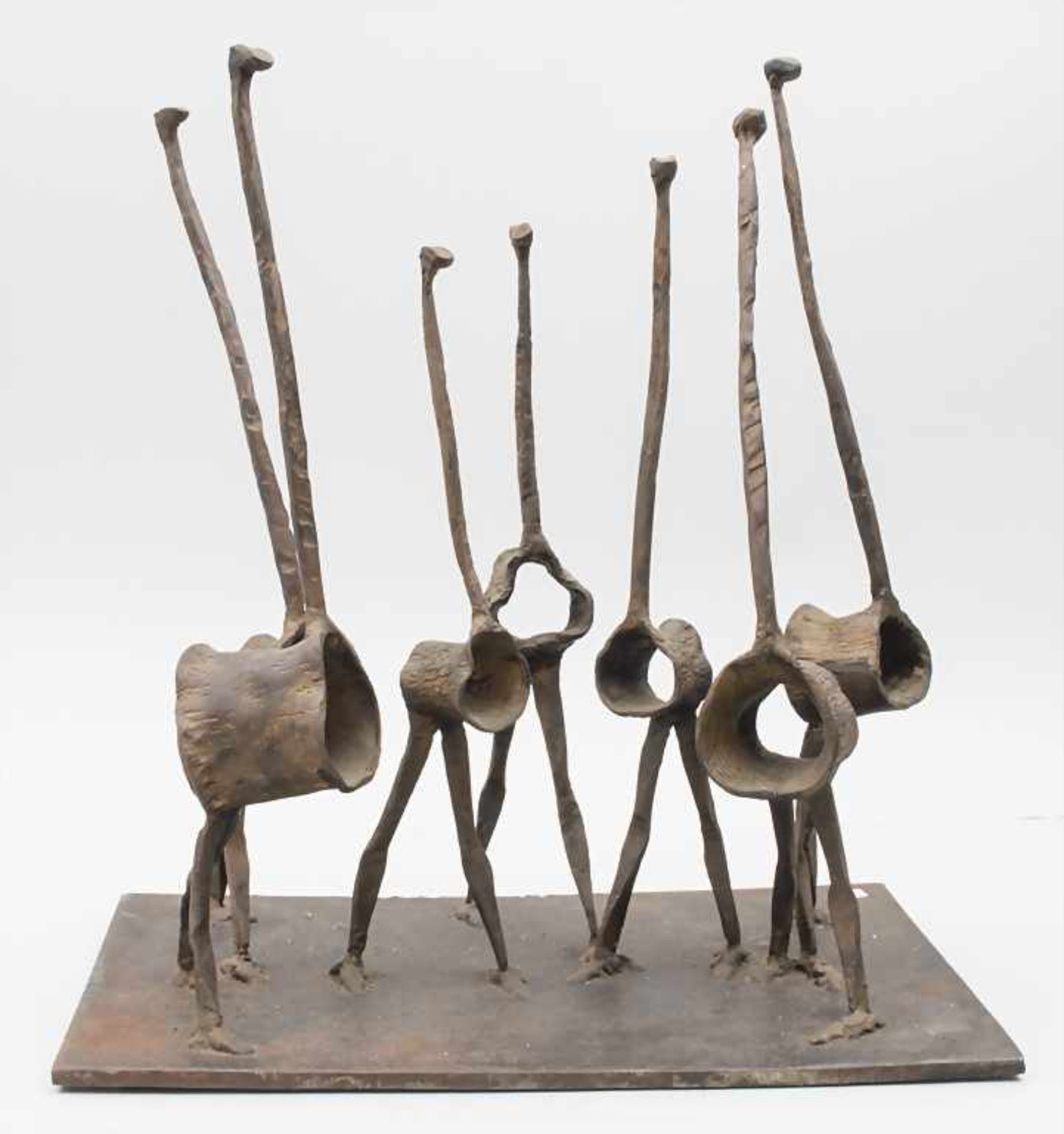 Georg Münchbach (20. Jh.), Tierfigurengruppe 'Strauße' / An animal figure group 'Ostriches' - Bild 2 aus 6