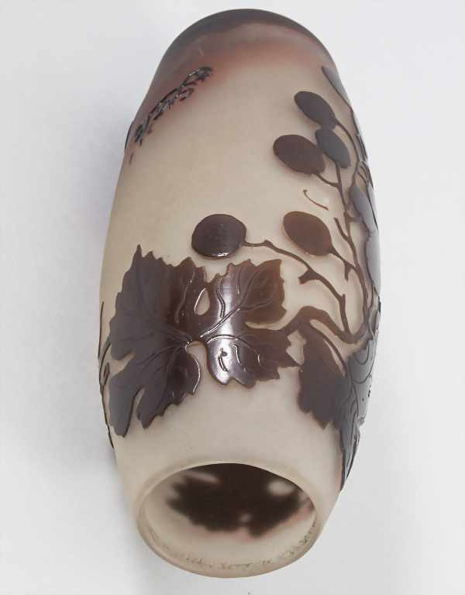 Jugendstil Vase mit Wein / An Art Nouveau cameo glass vase with wine, Emile Gallé, Ecole de Nancy, - Bild 5 aus 9