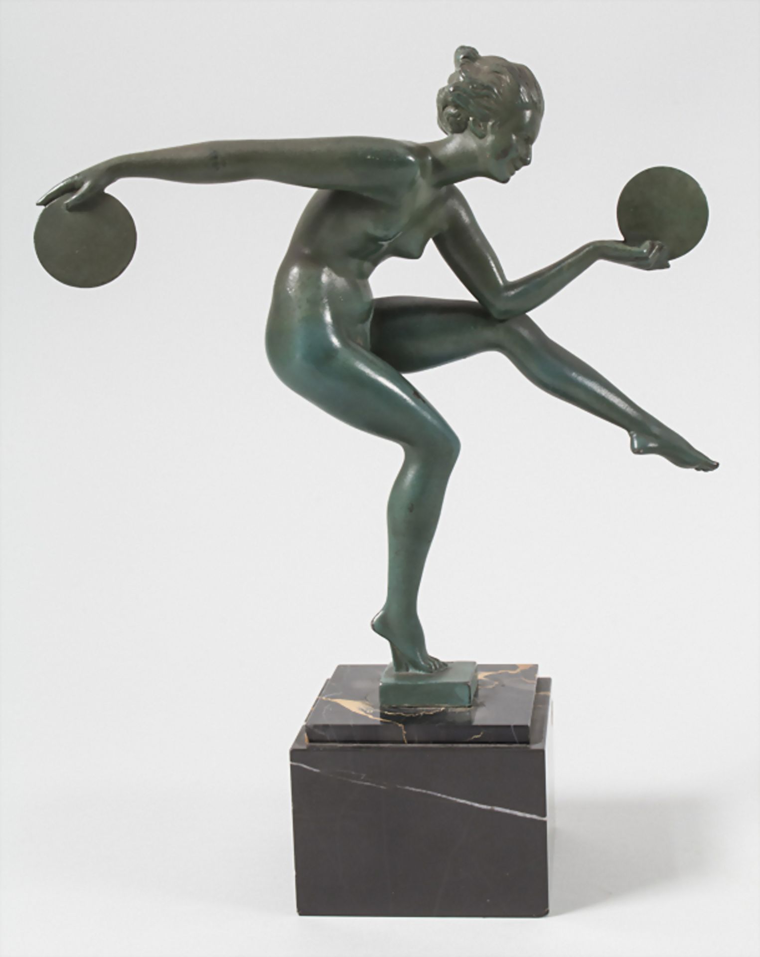 Bronzefigur, 'Tamburintänzerin' / 'A Tambourine dancer', Frankreich, um 1910