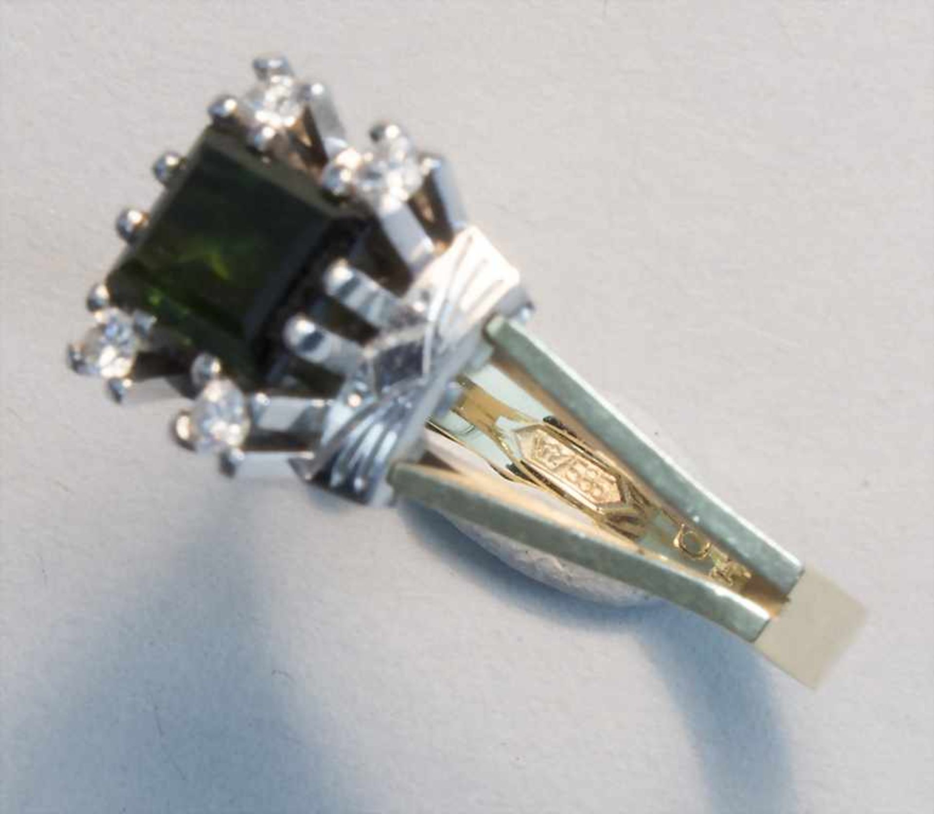 Damenring mit grünem Turmalin und Diamanten / A ladies ring with a green tourmaline and - Bild 3 aus 3