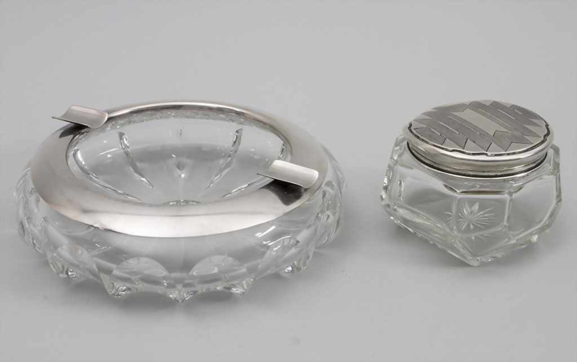Aschenbecher und Tabatiere / A silver ashtray and snuff box, um 1930 - Bild 2 aus 4