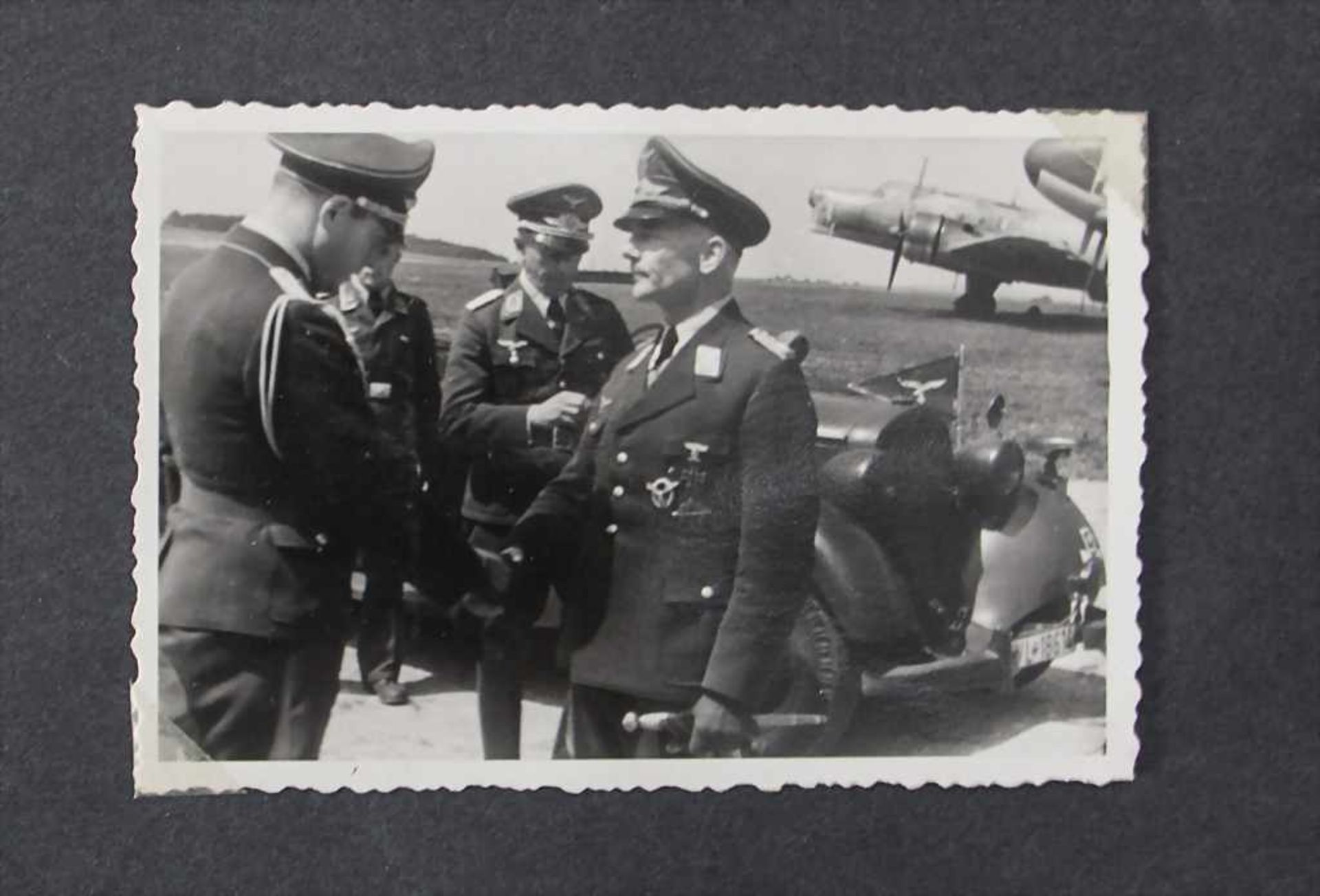 Fotoalbum 'Kriegsbilder und Flugzeuge' 2. Weltkrieg / A photo album 'war pictures und aircrafts' - Bild 8 aus 17