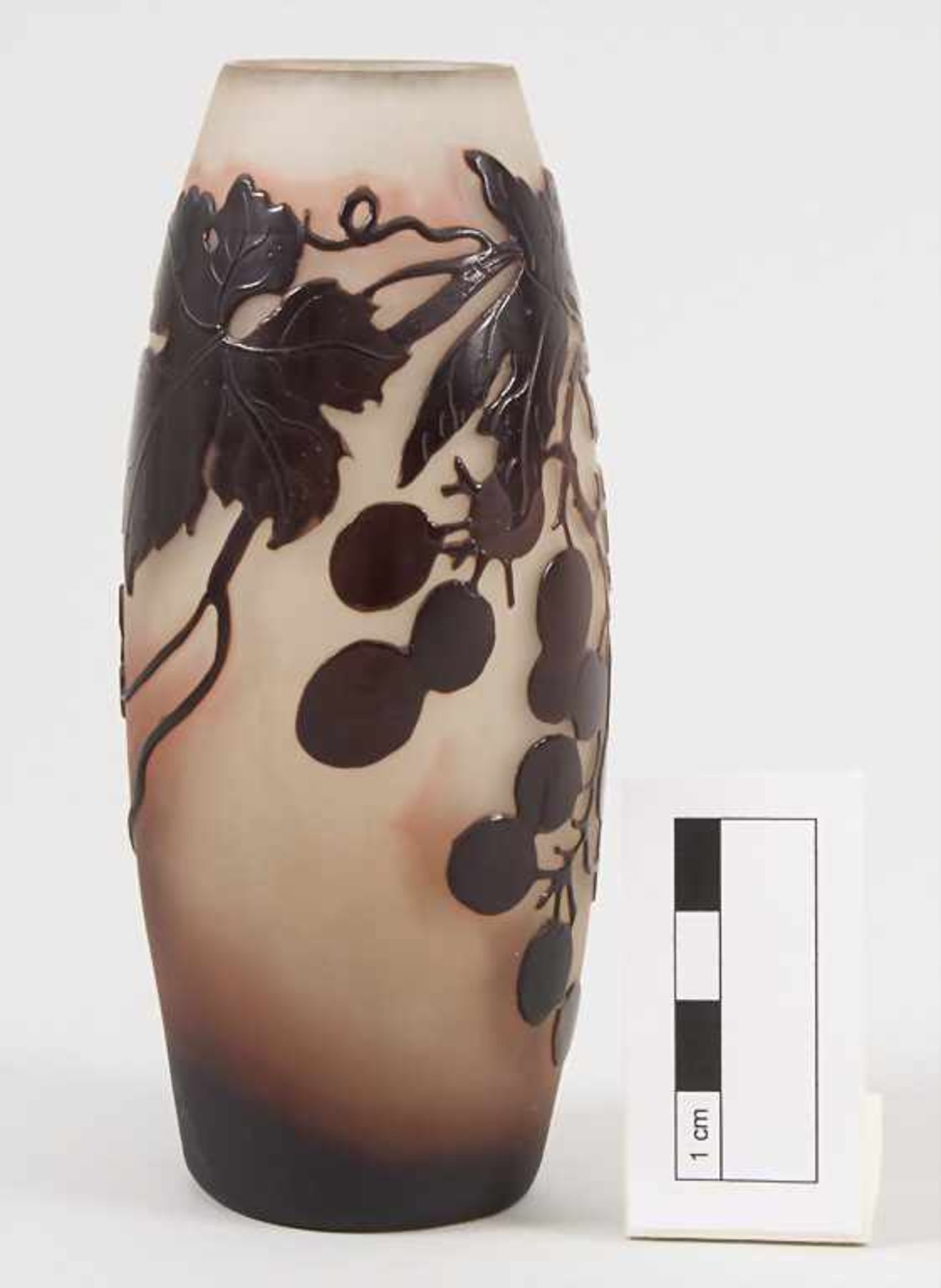 Jugendstil Vase mit Wein / An Art Nouveau cameo glass vase with wine, Emile Gallé, Ecole de Nancy, - Bild 2 aus 9