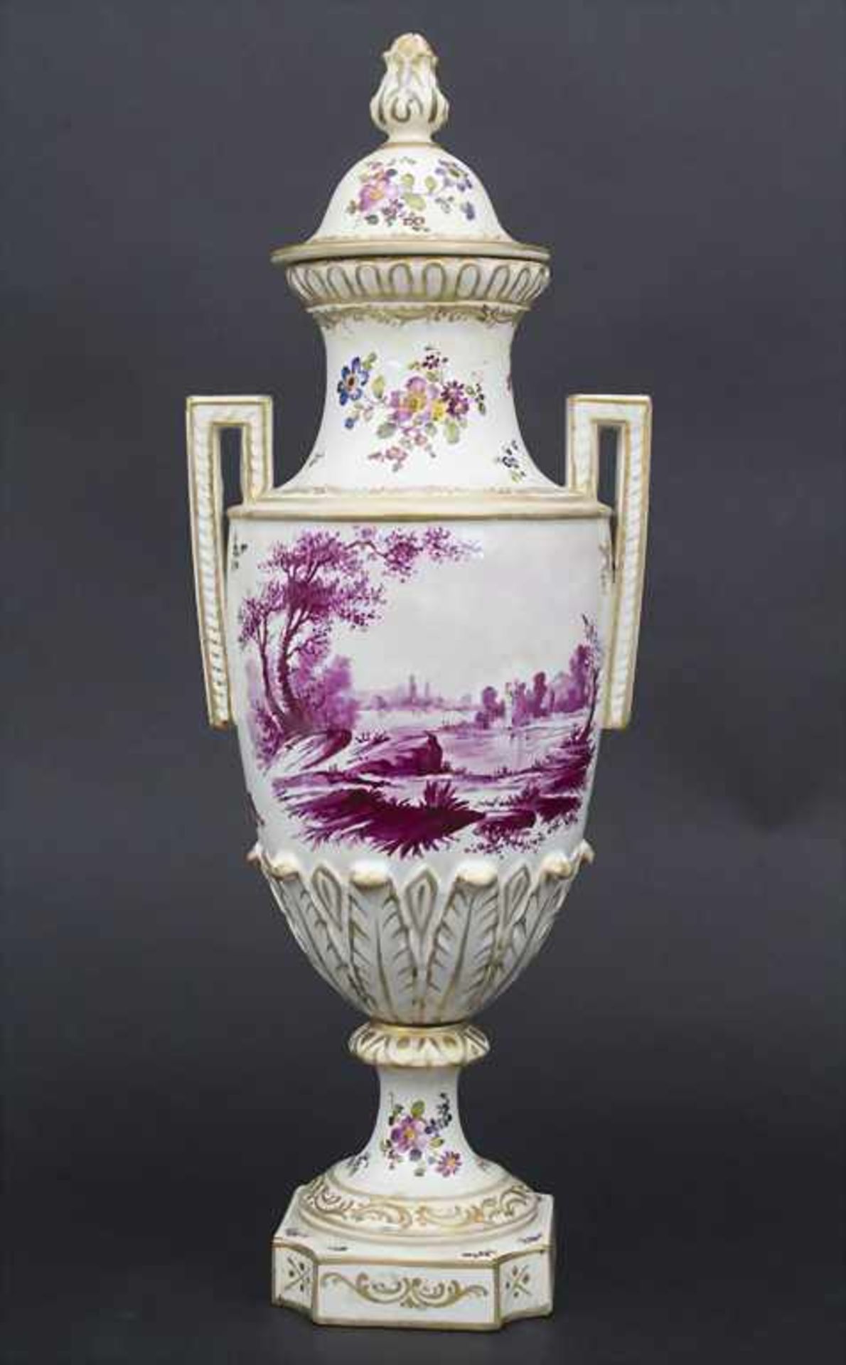 Große Deckelvase mit Purpurmalerei / A large lidded vase with Camaieu painting, wohl 19. Jh. - Bild 4 aus 11