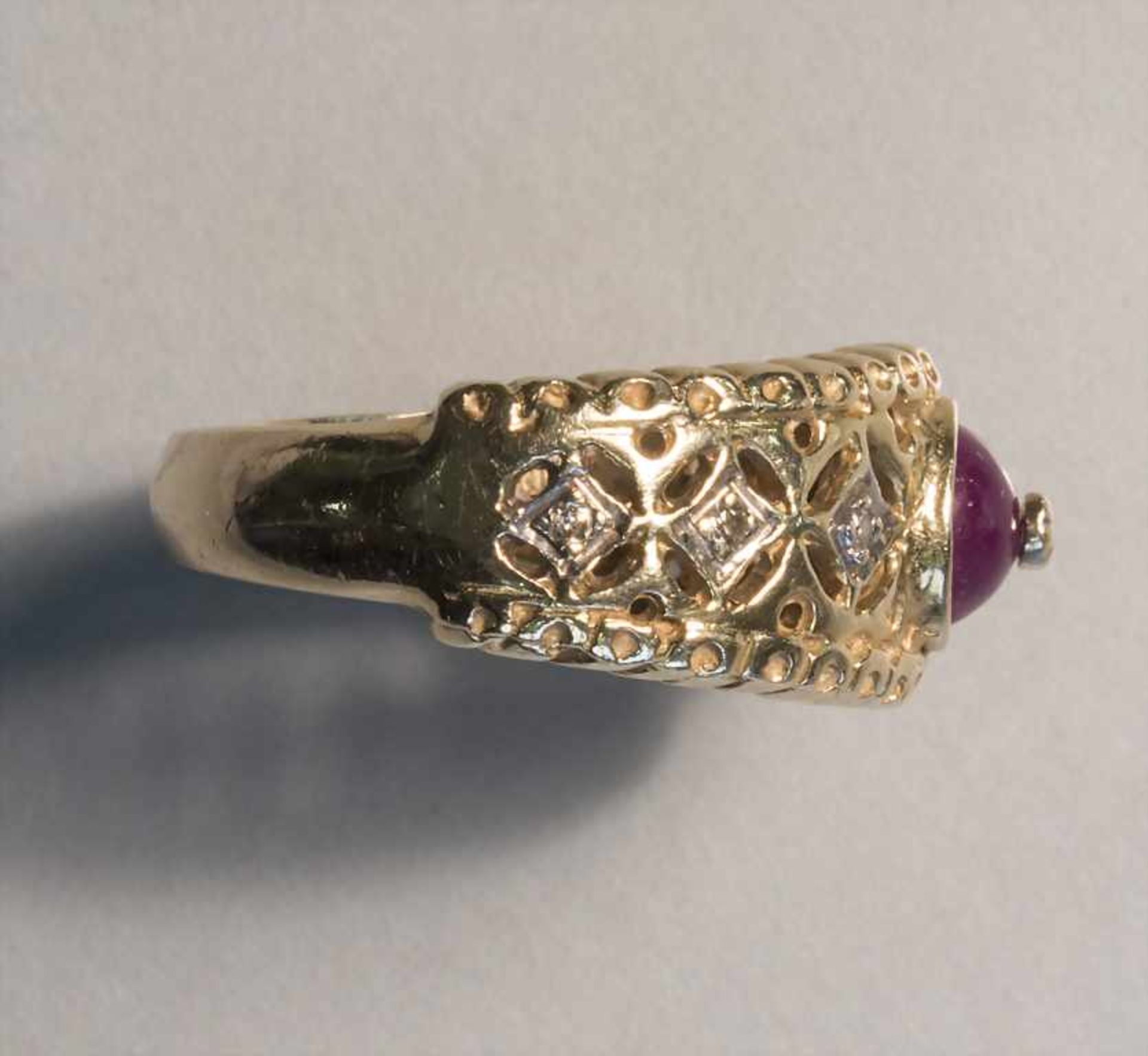 Damenring mit violettem Stein und Diamanten / A ladies ring with a violet stone and diamonds - Bild 3 aus 4