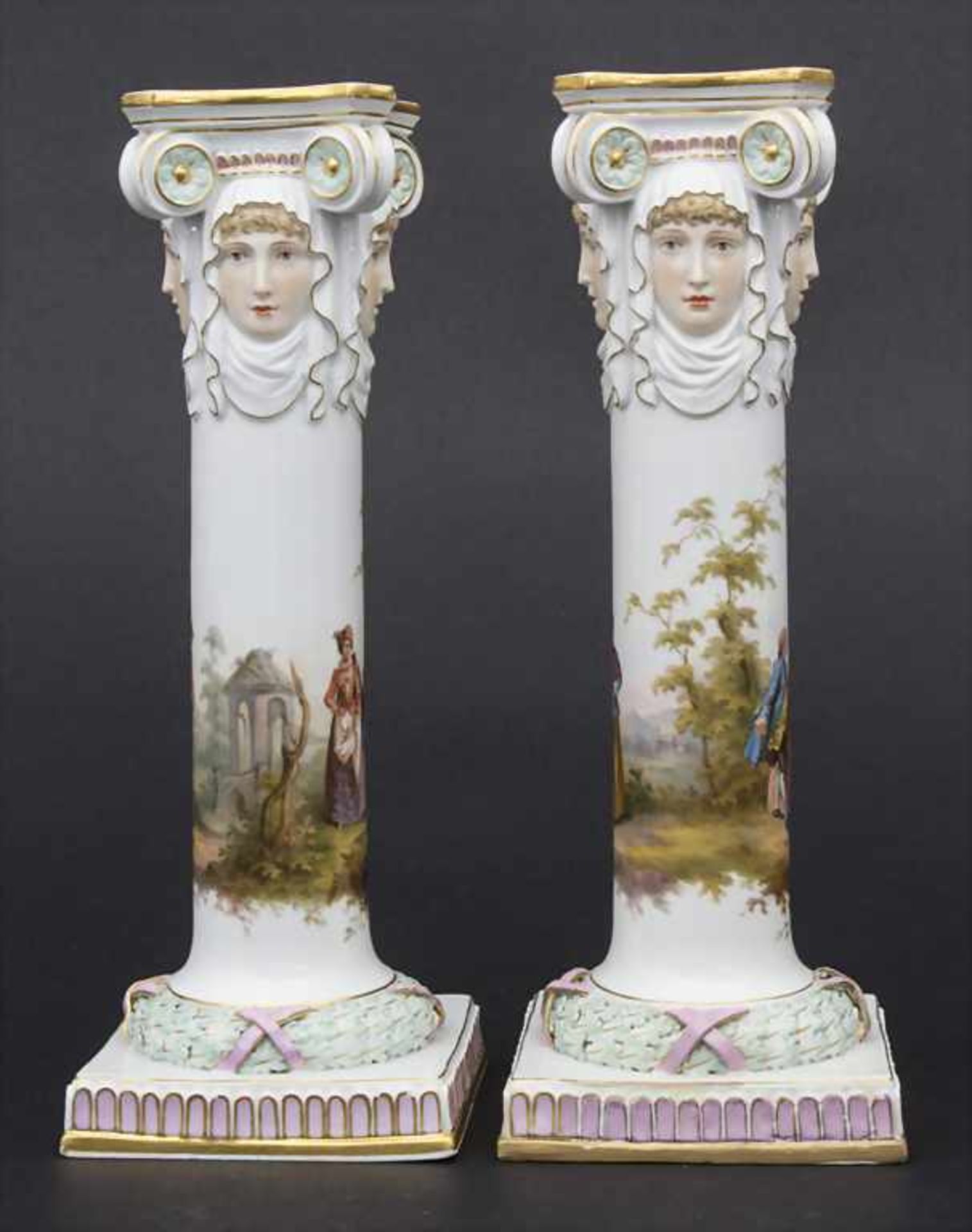Paar Kerzenleuchter mit galanten Szenen / A pair of candlesticks with courting scenes, Meissen, - Bild 12 aus 17