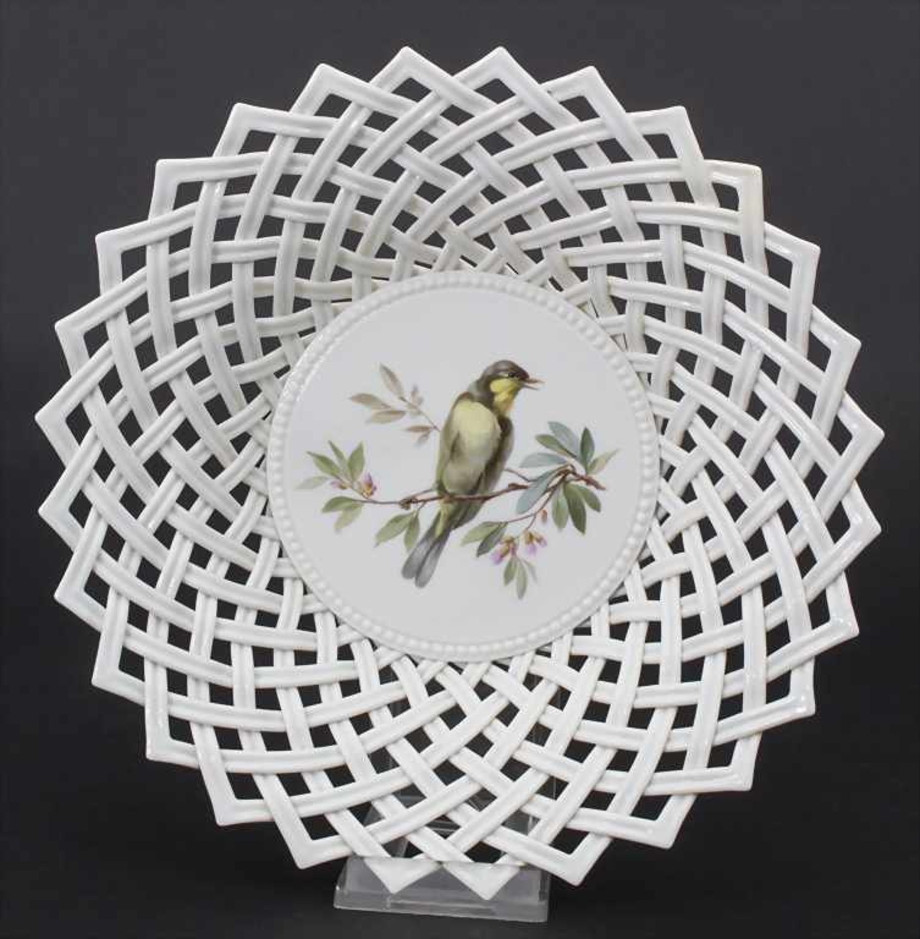 Korbschale mit Vogelmalerei / A basket with a bird, Meissen, um 1860