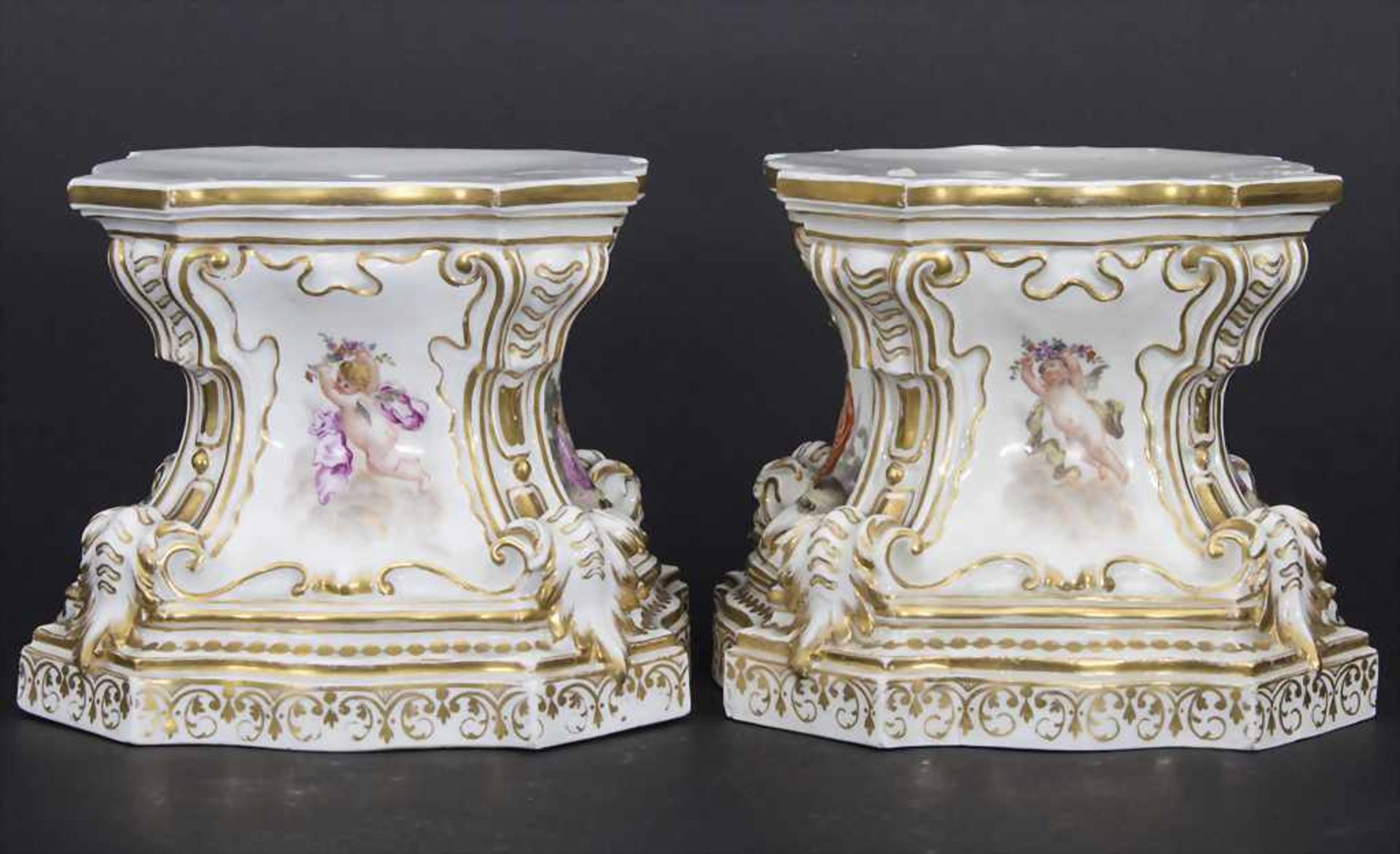 Paar frühe Sockel mit Watteau Malerei / A pair of early pedestals, Meissen, um 1745 - Image 11 of 17