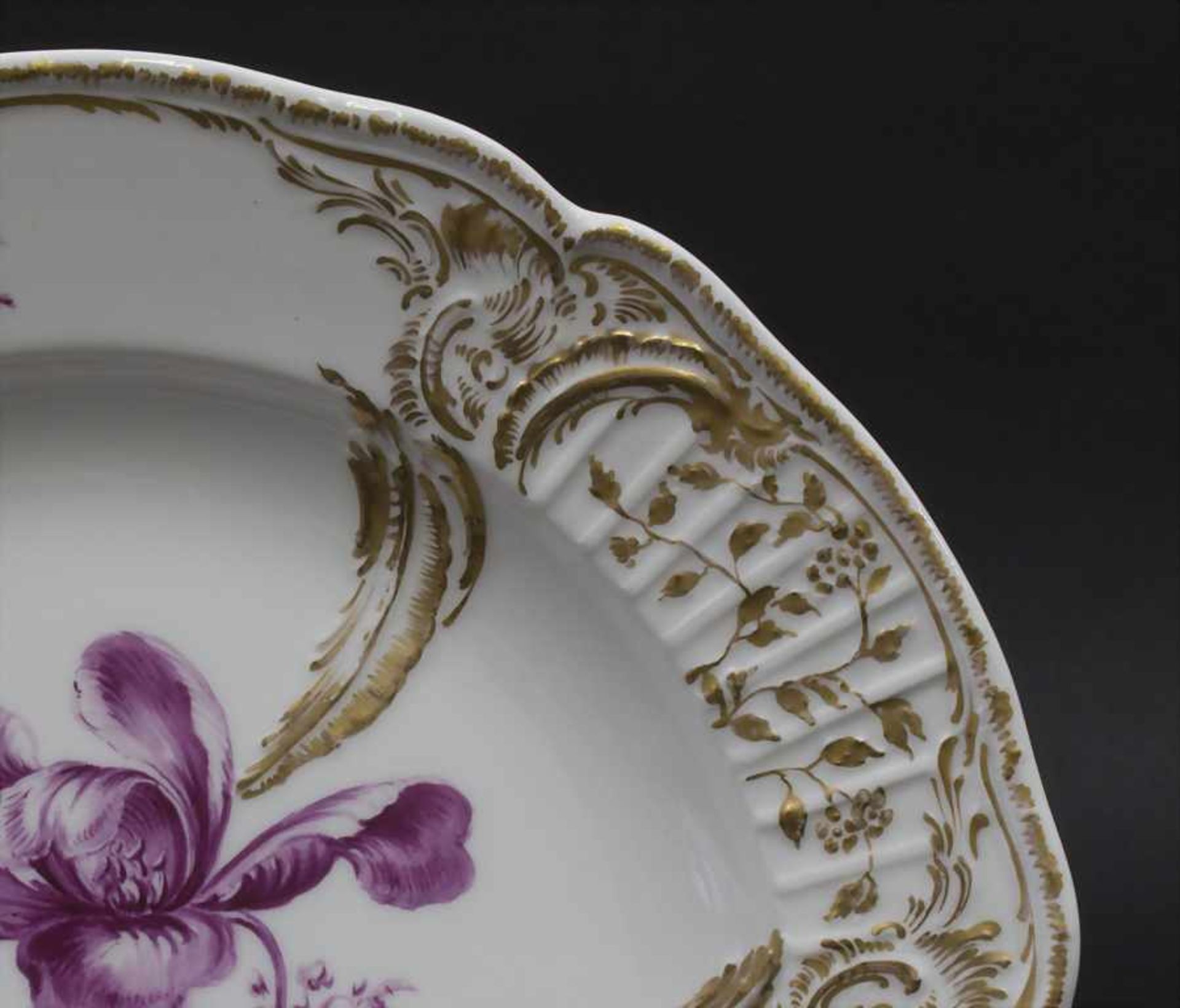 Jugendstil Teller mit Blumenmalerei / An Art Nouveau plate with flowers, KPM Berlin, um 1900 - Image 3 of 5