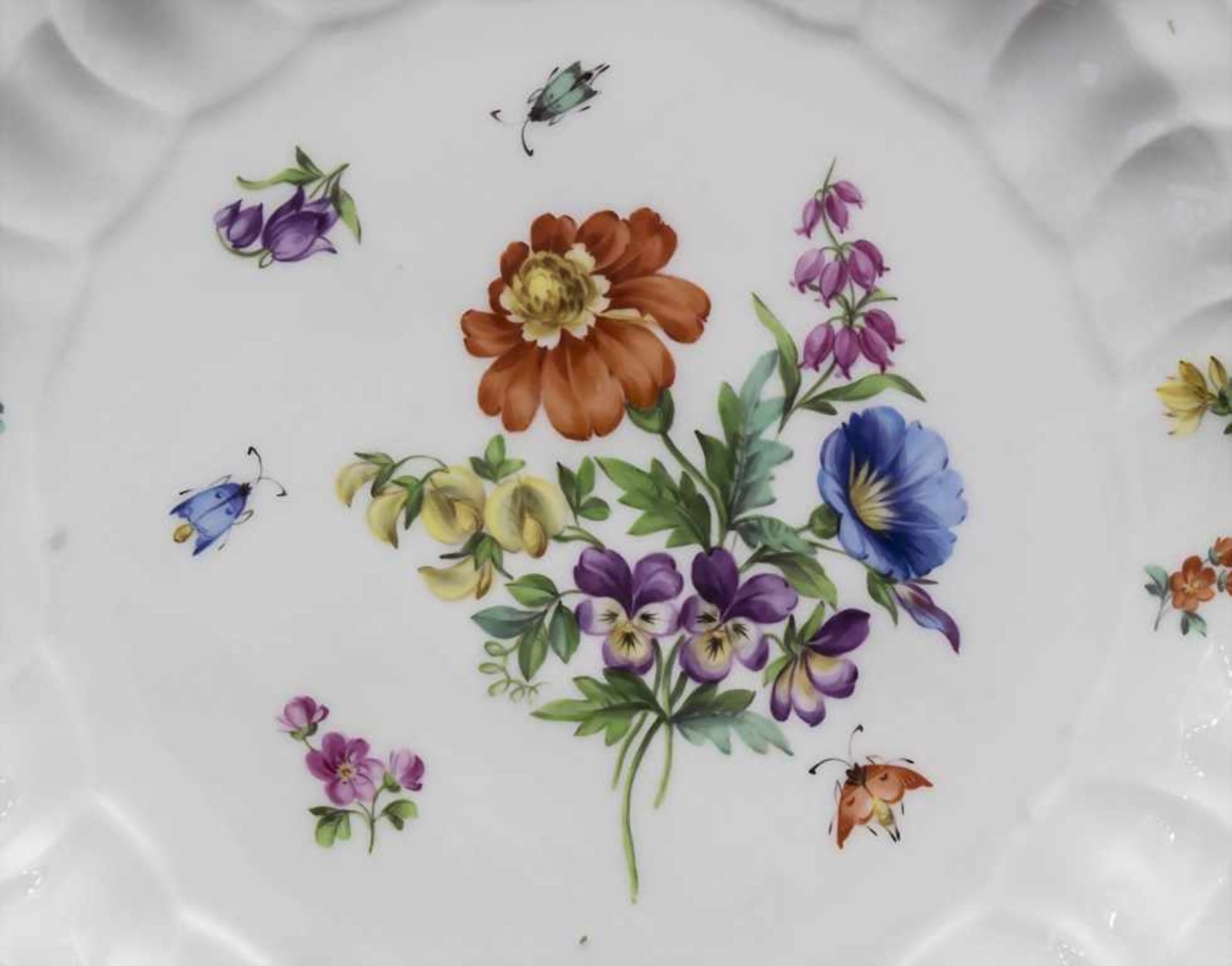 Teller mit Blumen und Insekten / A plate with flowers and insects, Meissen, um 1860 - Bild 2 aus 4