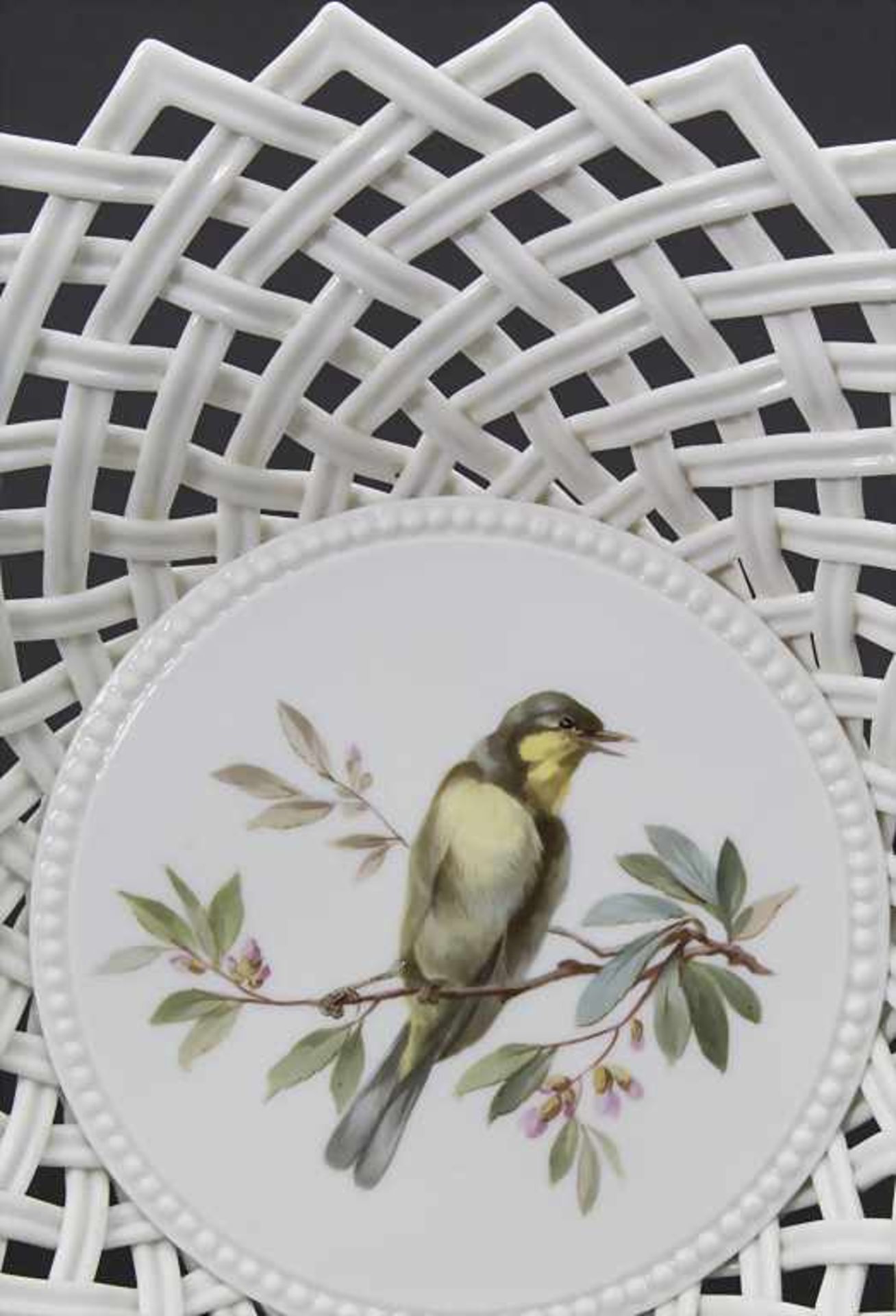 Korbschale mit Vogelmalerei / A basket with a bird, Meissen, um 1860 - Image 2 of 5
