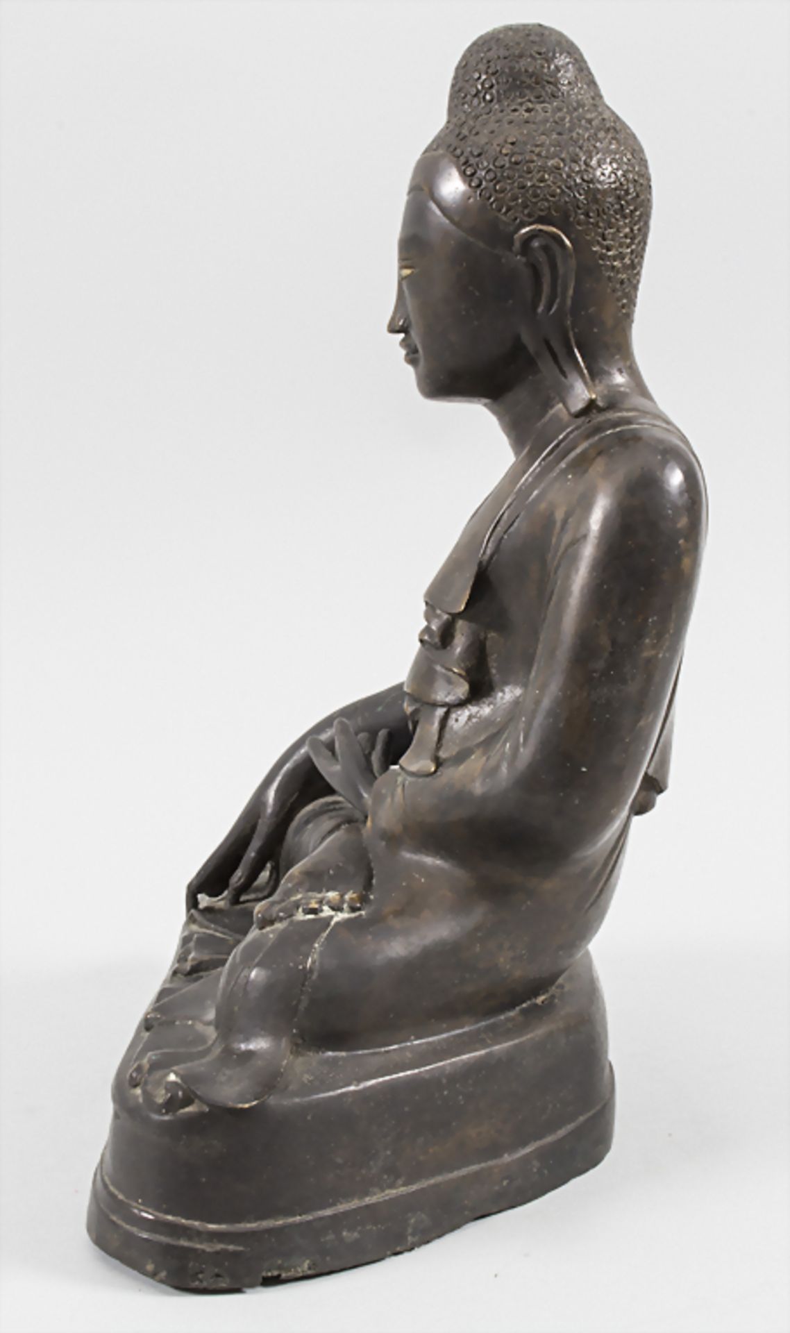 Bronzefigur 'Sitzender Buddha', Burma, Mandalay-Stil, 19. Jh. - Image 6 of 7
