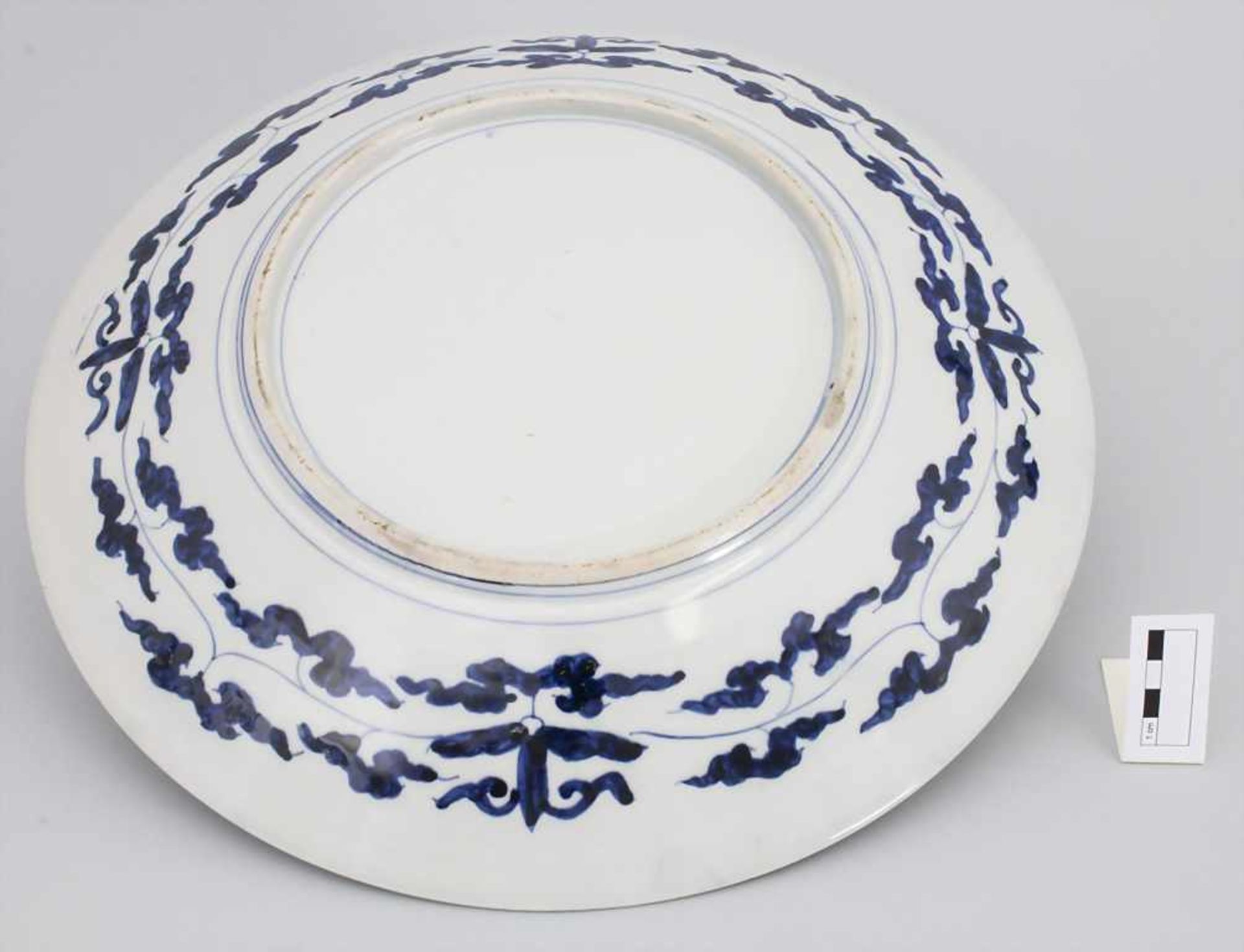 Wandteller mit Imaridekor / A wall plate with Imari patterns, China, um 1900 - Image 3 of 5