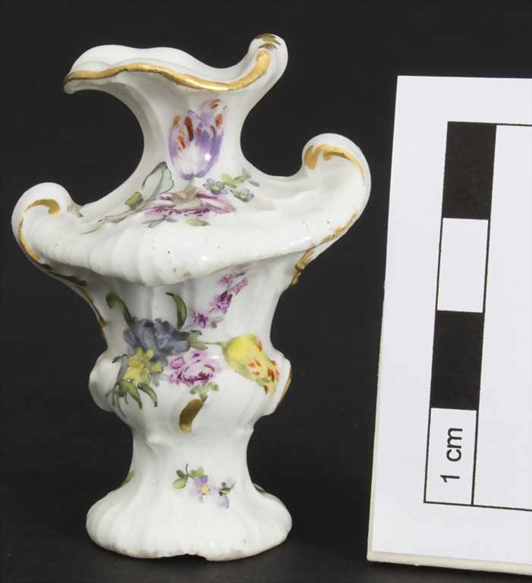 3 frühe Miniatur Vasen mit Rocaillen / A set of 3 early miniature vases with rocailles, Meissen, - Bild 3 aus 14