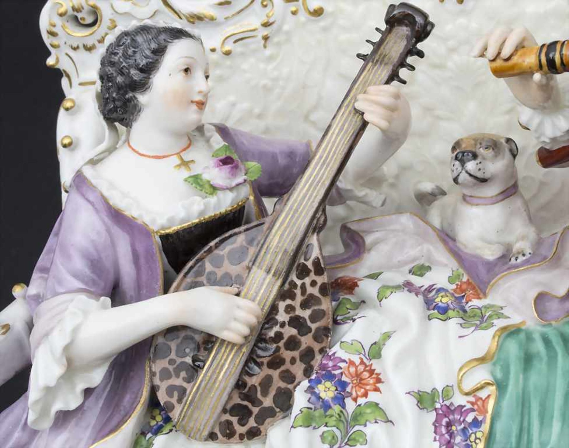 'Sofagruppe', musizierendes Paar mit Mops / A couple of musicians with a pug dog, Meissen, Mitte 19. - Image 6 of 9