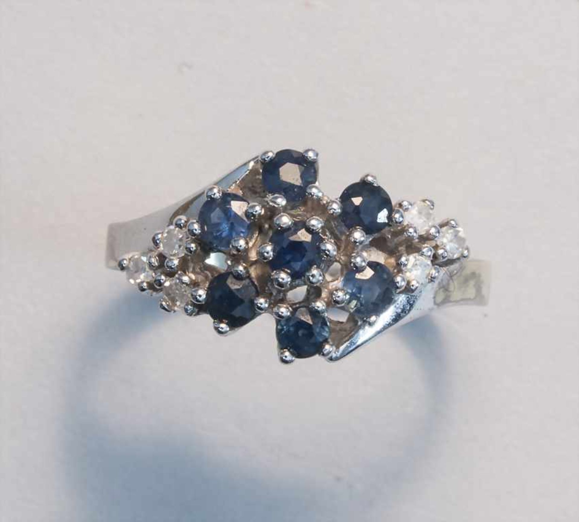 Damenring mit Diamanten und Saphiren / A ladies ring with diamonds and sapphires