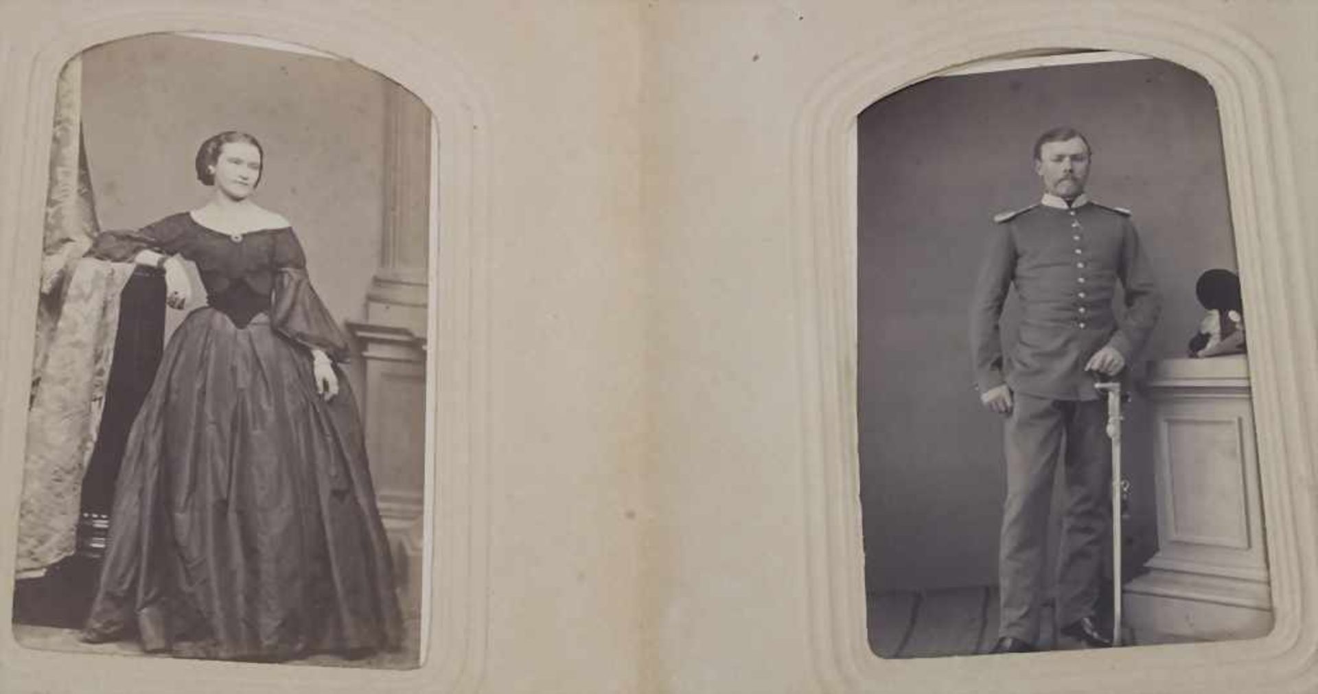 Fotoalbum 'Personen Deutscher Adelshäuser' / A photo album 'Persons of German Aristocrats', 19. Jh. - Bild 2 aus 5