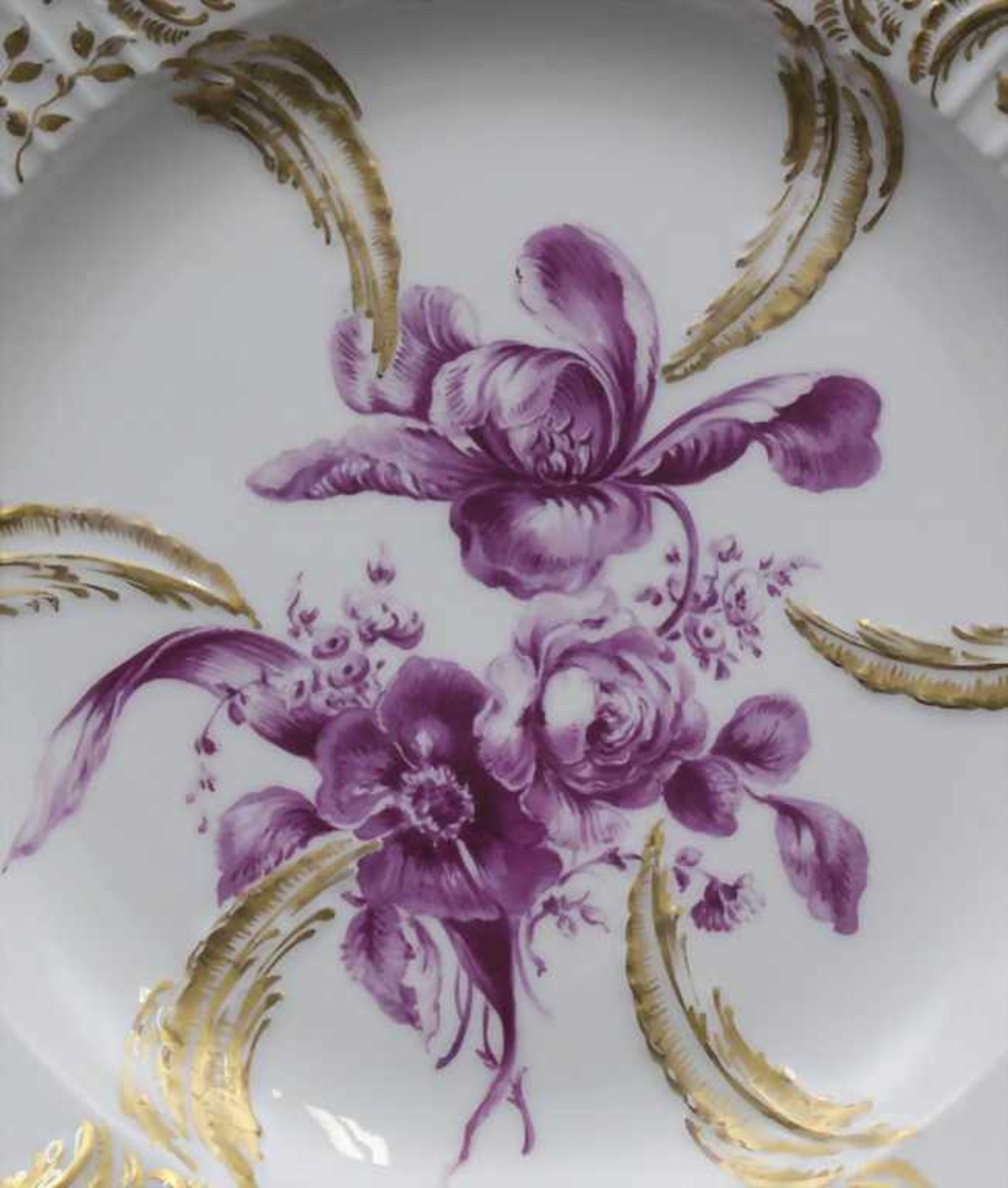 Jugendstil Teller mit Blumenmalerei / An Art Nouveau plate with flowers, KPM Berlin, um 1900 - Bild 2 aus 5