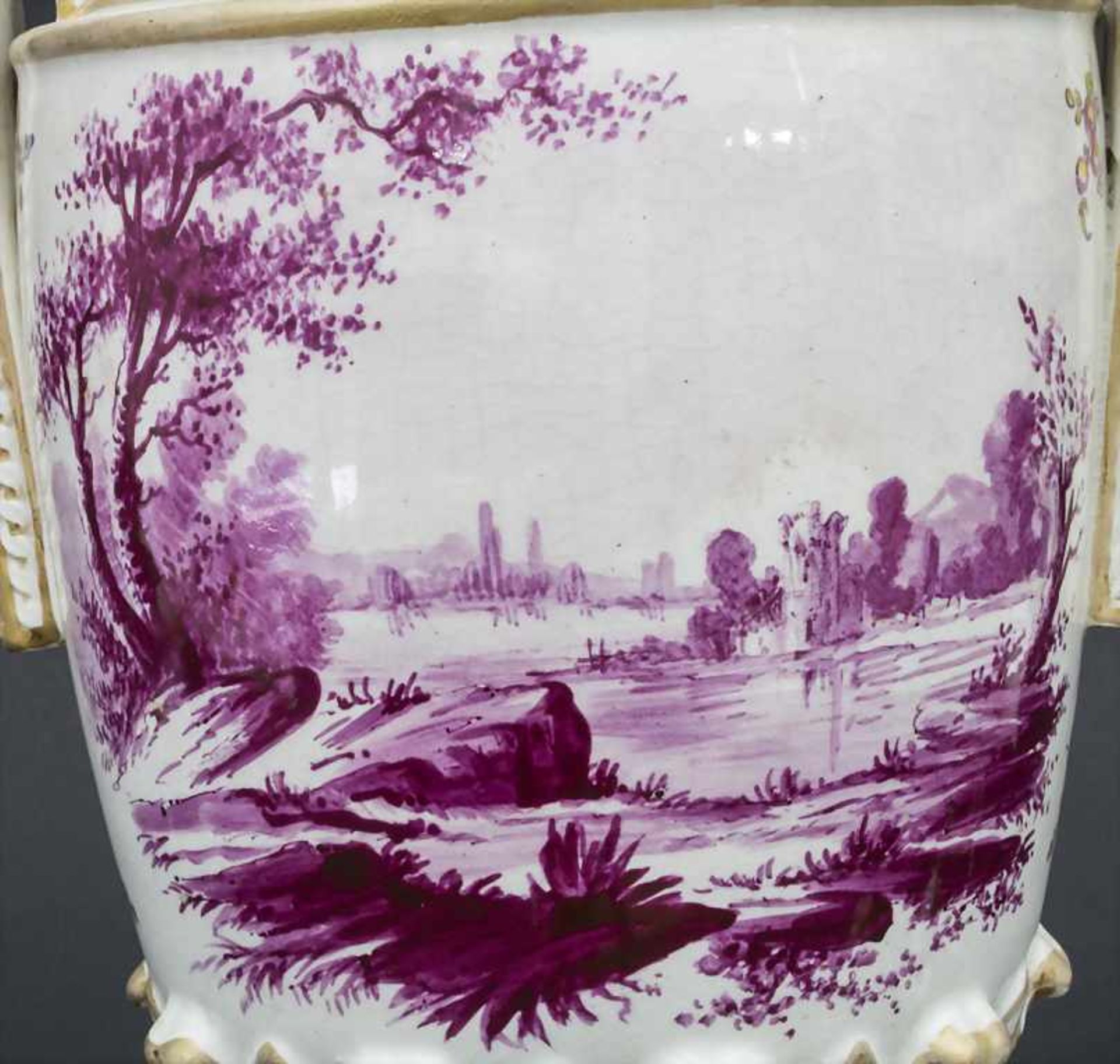 Große Deckelvase mit Purpurmalerei / A large lidded vase with Camaieu painting, wohl 19. Jh. - Bild 3 aus 11