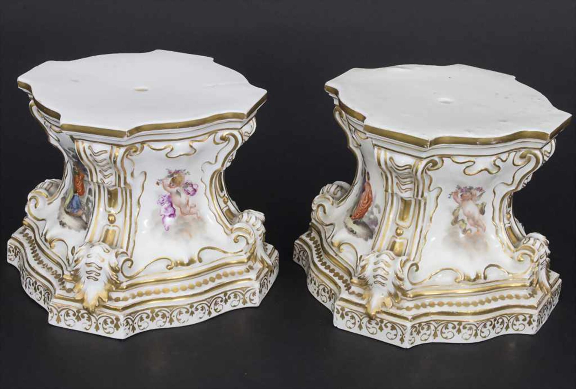 Paar frühe Sockel mit Watteau Malerei / A pair of early pedestals, Meissen, um 1745 - Image 12 of 17