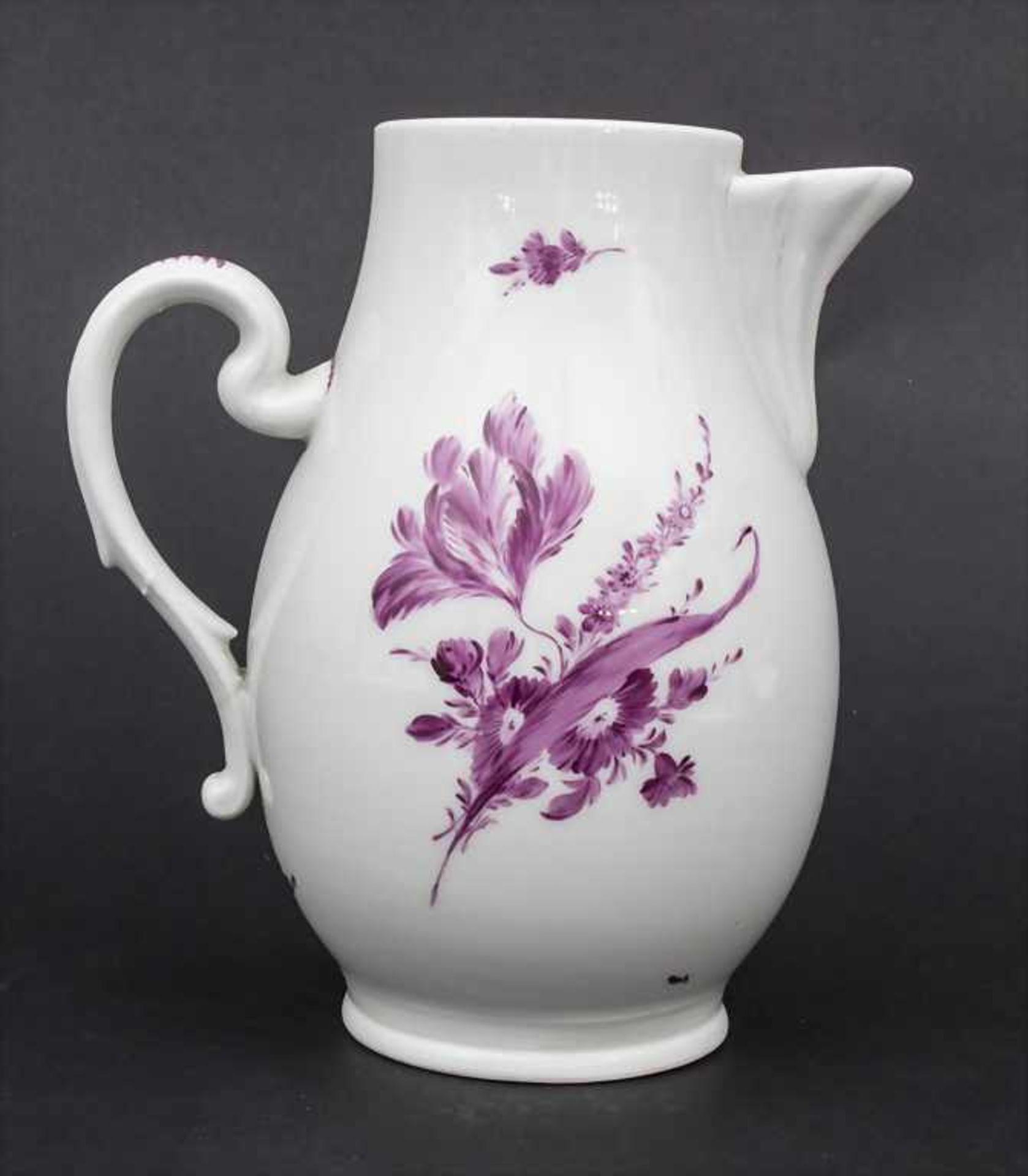 Kanne mit Blumen / A jug with Camaieu flowers, wohl Thüringen, um 1740 - Image 4 of 11