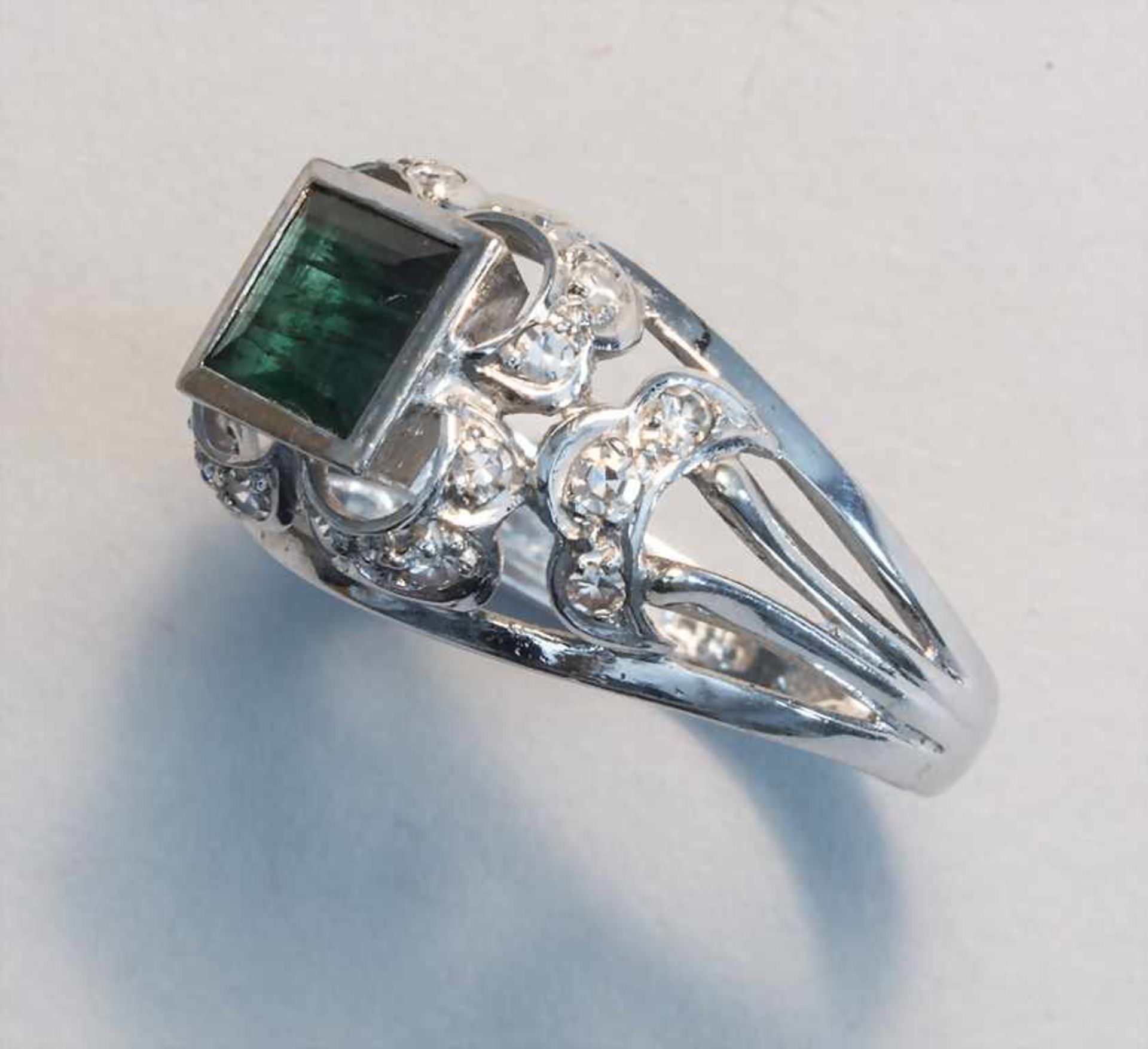 Damenring mit grünem Turmalin und Diamanten / A ladies ring with a green tourmaline and - Image 3 of 4
