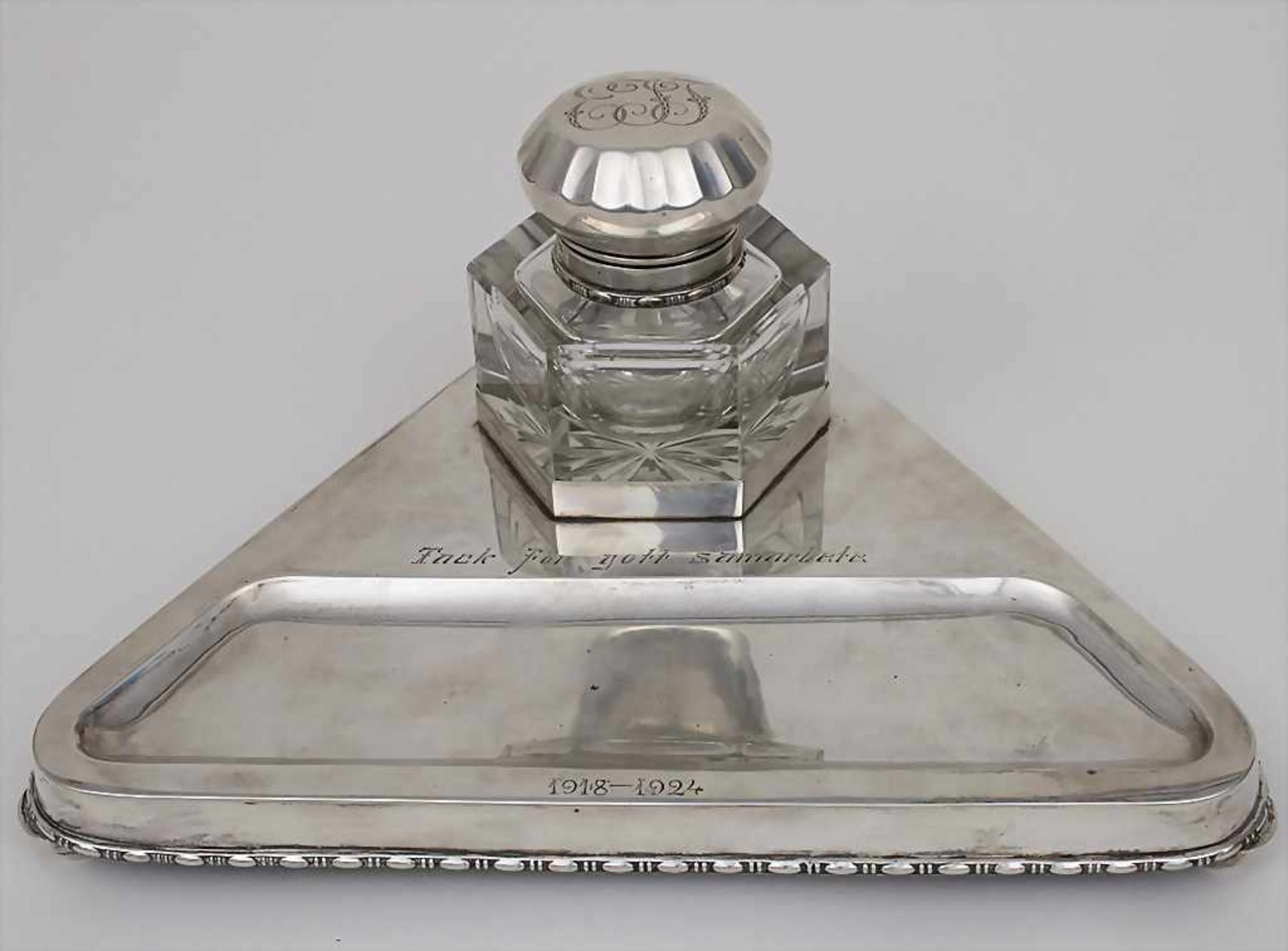 Art Déco Schreibzeughalter mit Tintenfass / An Art Deco pen holder with inkwell, Carl Hoff,