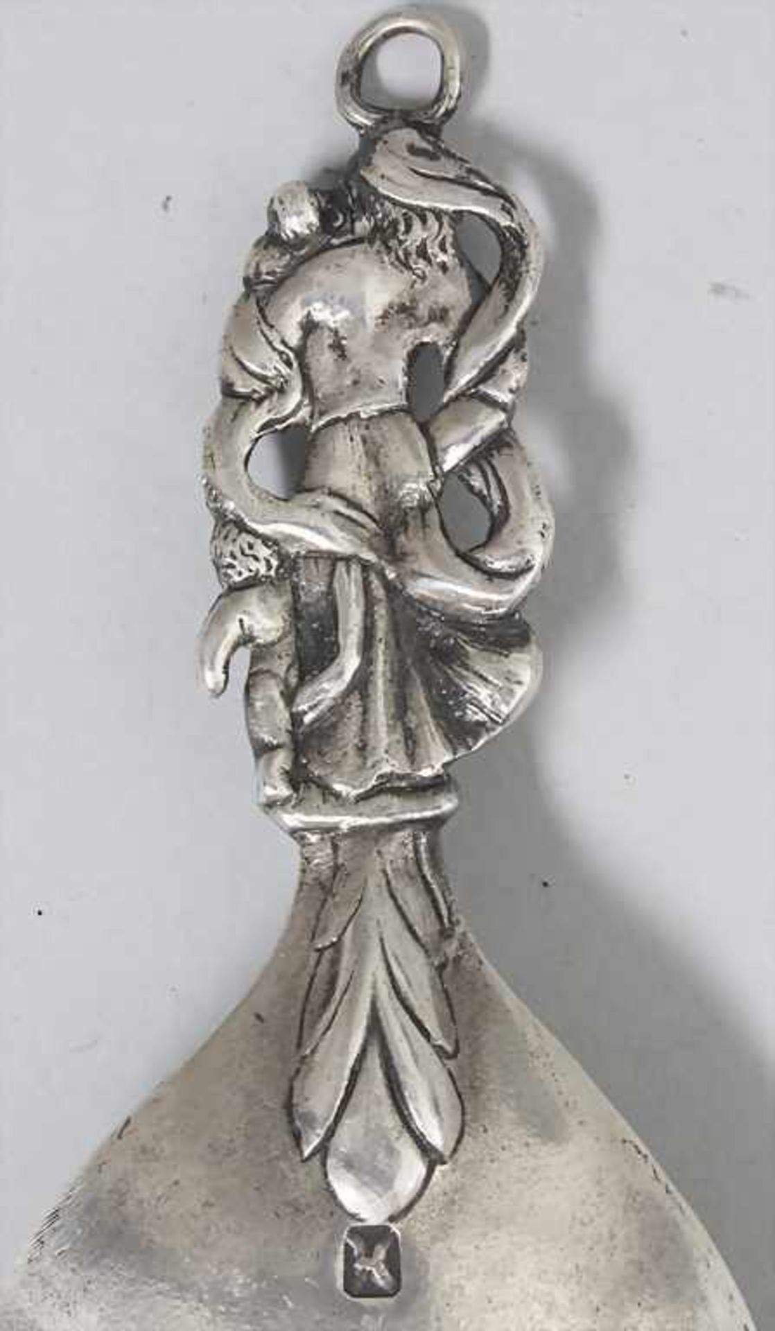 Branntweinlöffel mit Wappen und figürlicher Handhabe / A brandy spoon with crest and figural - Image 5 of 6