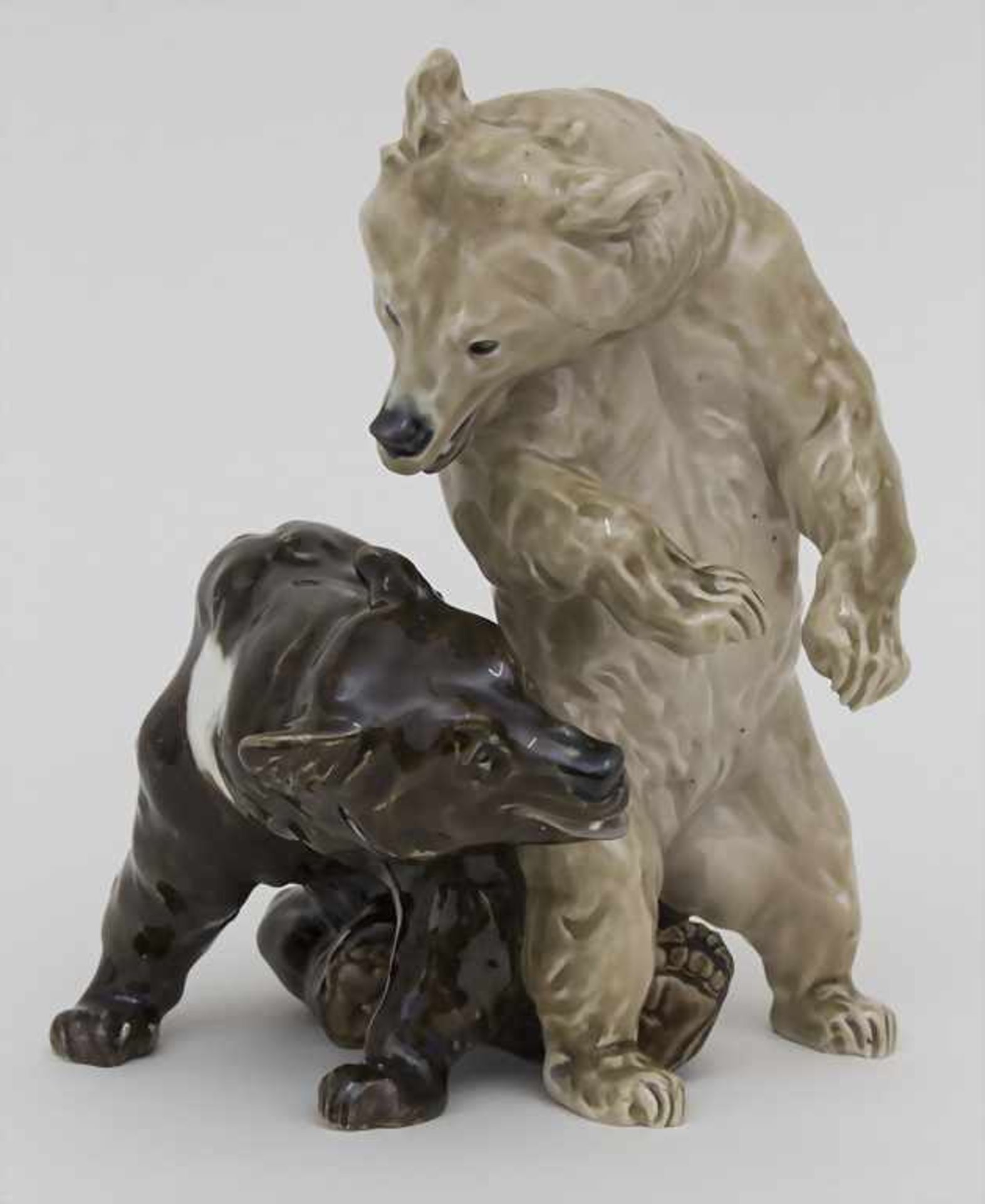 Tierfigurengruppe 'Bären' / An animal figure group 'bears', Erich Hösel, Meissen, 20. Jh.