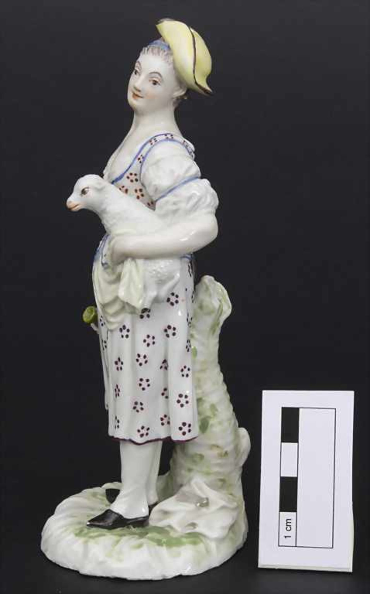 Schäferin mit Lamm / A shepherdess holding a lamb, wohl Joseph Nees, Ludwigsburg, 1760-67 - Image 2 of 8