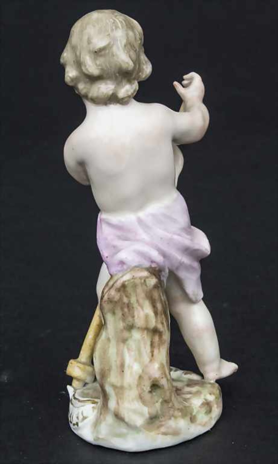 Frühe Figur eines Puttos mit einem Fleischspieß / An early figure of a cherub holding a meat skewer, - Bild 3 aus 6