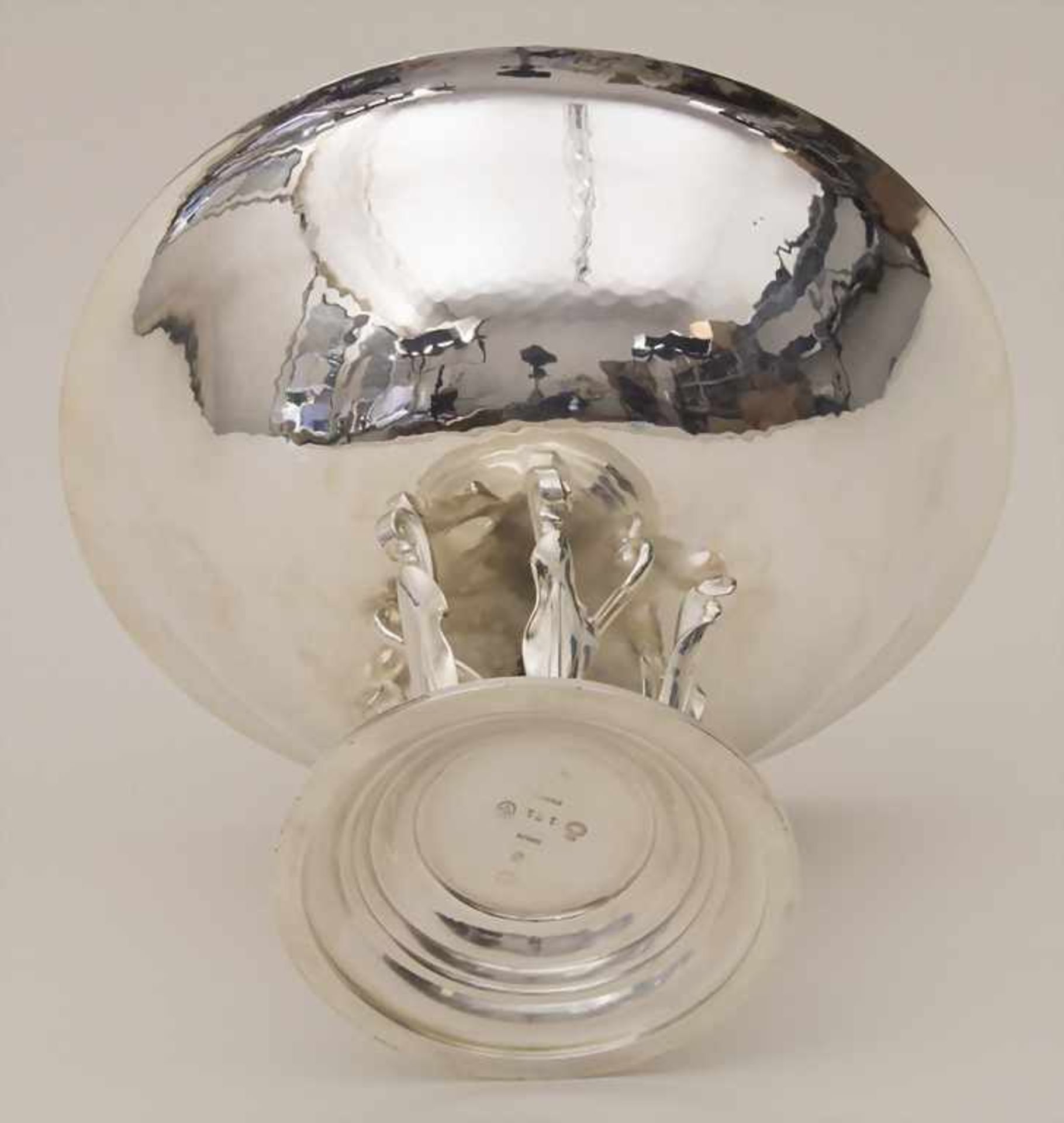 Fußschale mit Beeren / A sterling silver footed bowl with berries', Georg Jensen, Kopenhagen / - Bild 4 aus 5